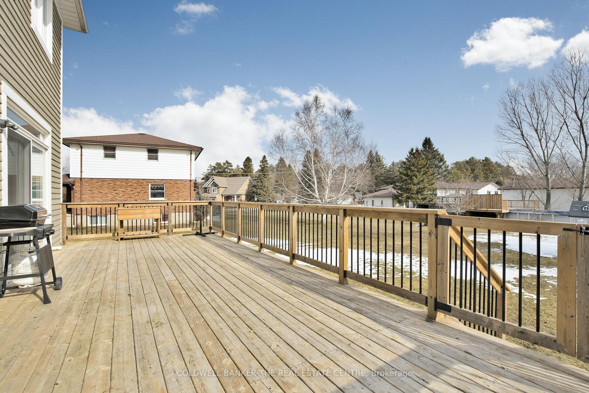 Photo 39 of 202 Clarence Street, Clearview, Stayner — HOMEH