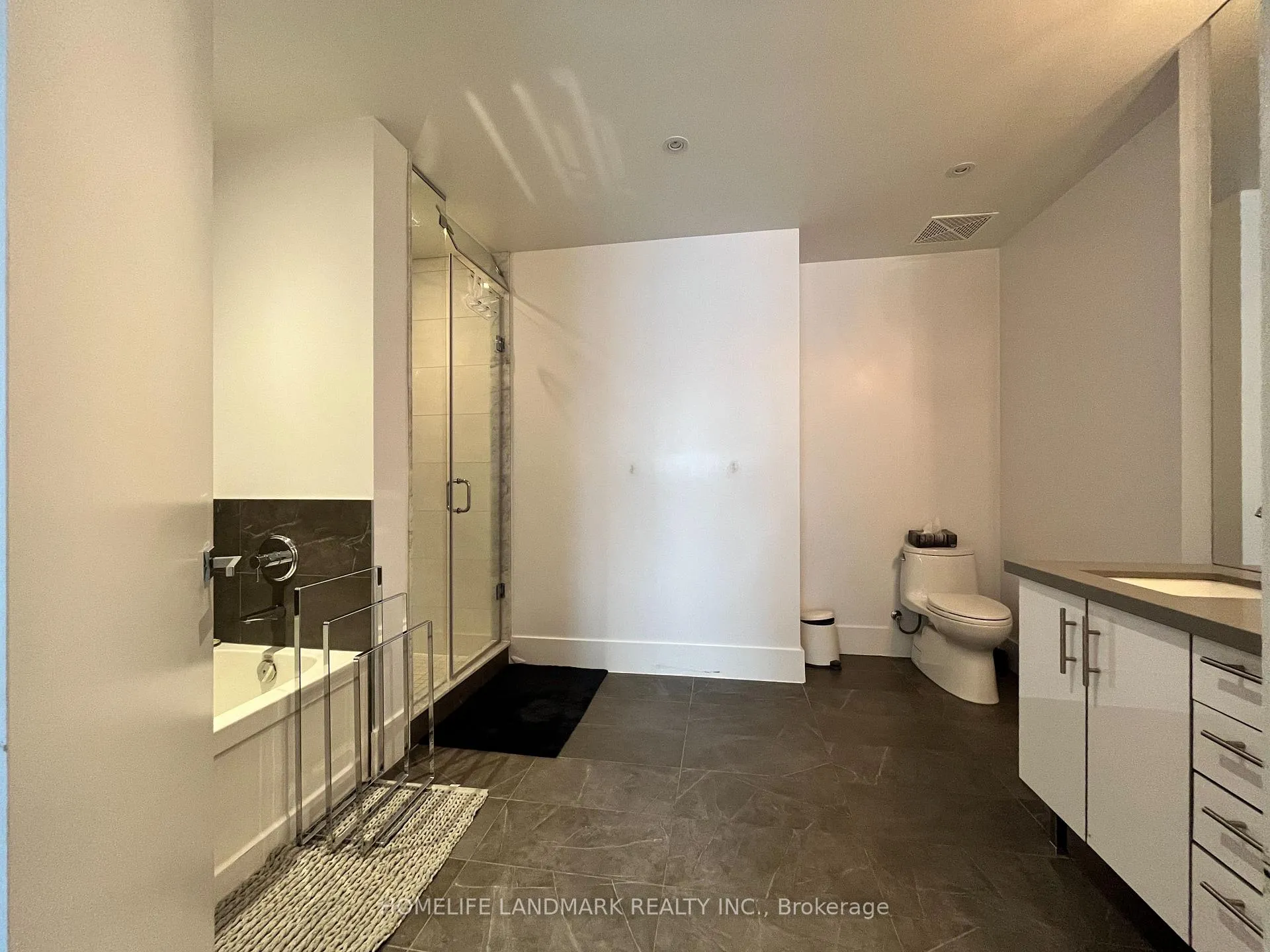 Photo 10 of Unit 919, 29 Queens Quay E, Toronto, Waterfront Communities — HOMEH