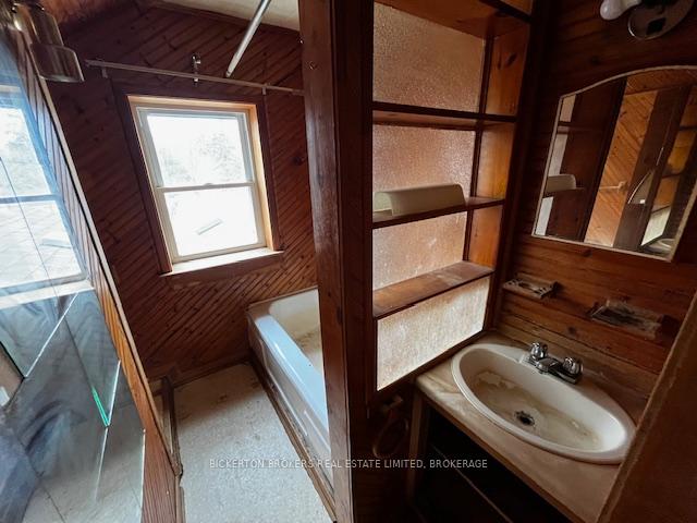 Photo 24 of 453 Stone Street N, Gananoque — HOMEH