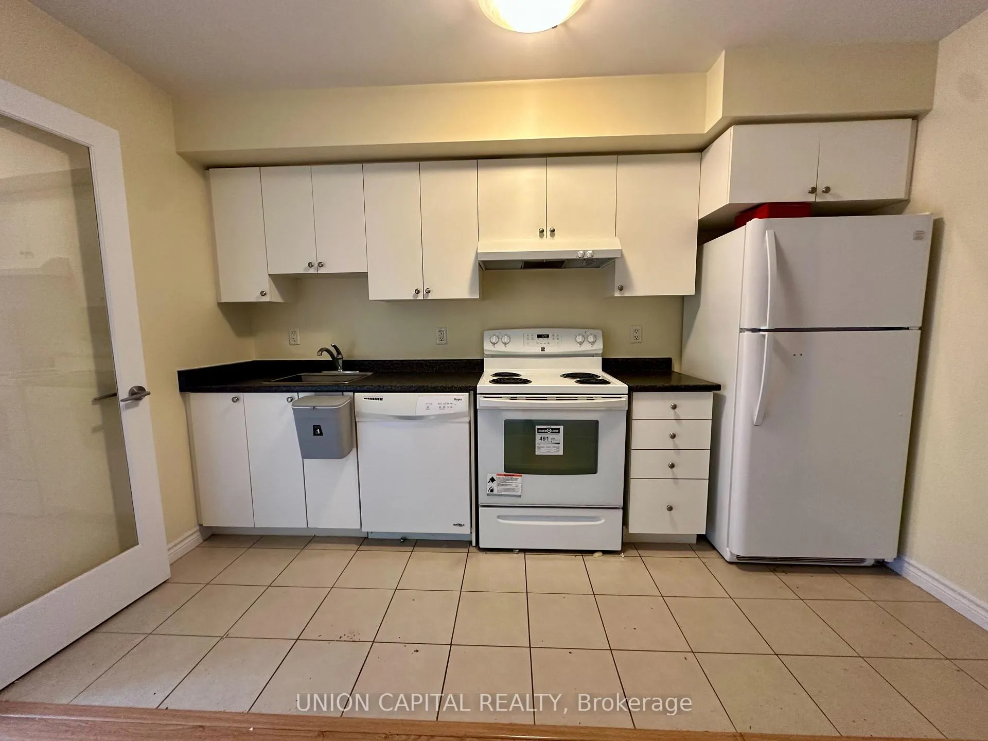Photo 5 of Unit 821, 35 Saranac Boulevard, Toronto, Englemount-Lawrence — HOMEH