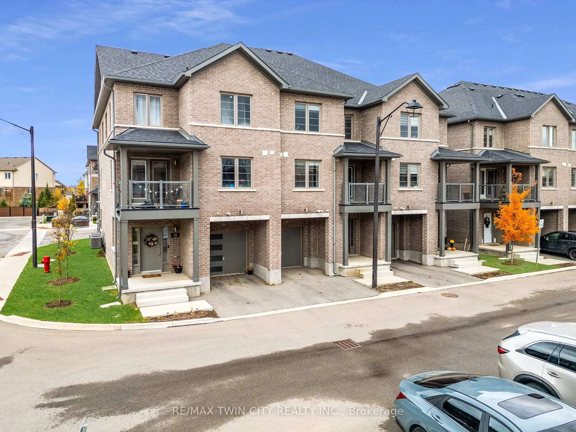 Photo 2 of Unit 12, 205 West Oak Trail, Kitchener — HOMEH