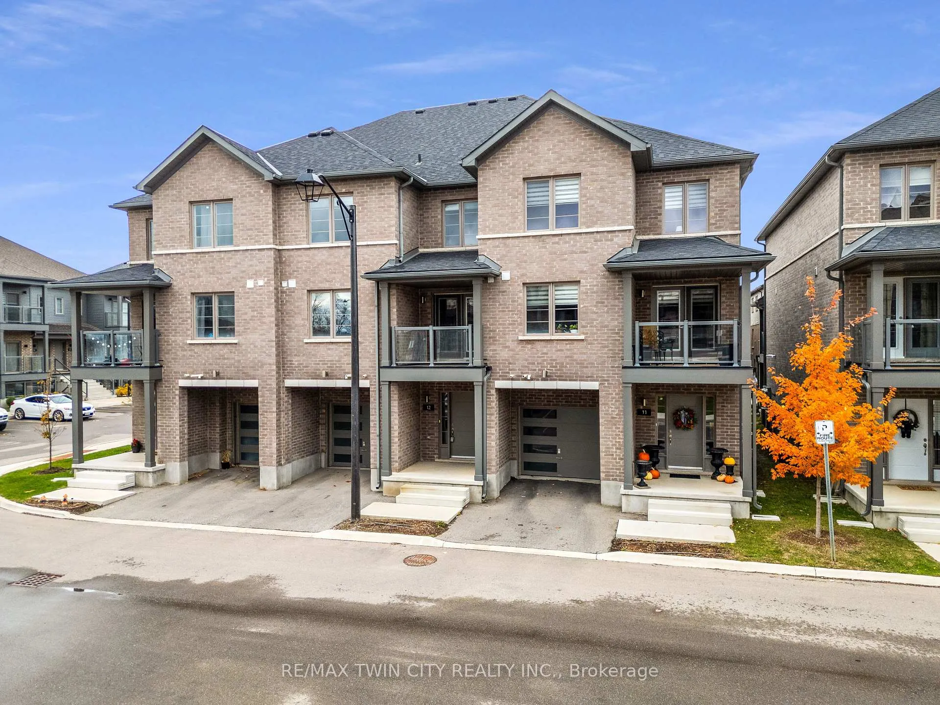 Photo 4 of Unit 12, 205 West Oak Trail, Kitchener — HOMEH