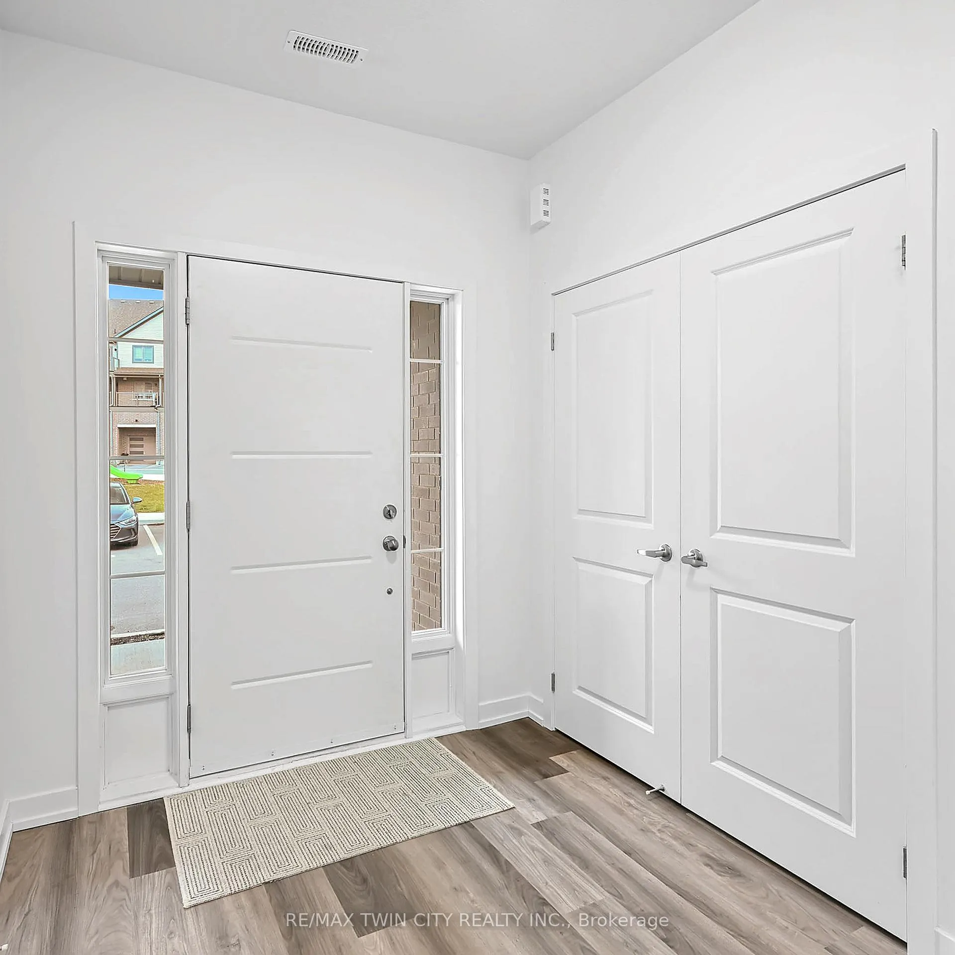 Photo 6 of Unit 12, 205 West Oak Trail, Kitchener — HOMEH