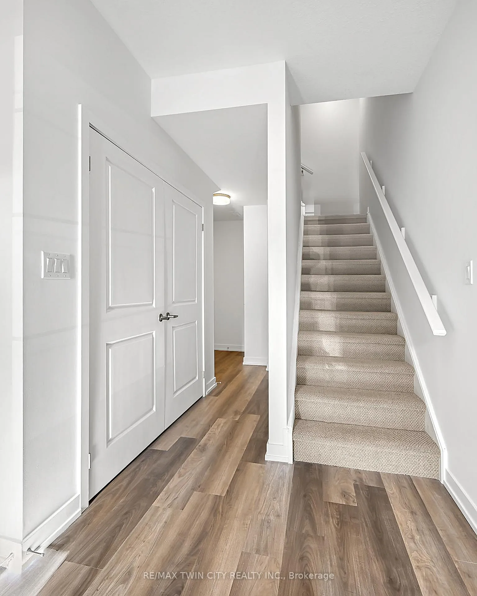 Photo 10 of Unit 12, 205 West Oak Trail, Kitchener — HOMEH