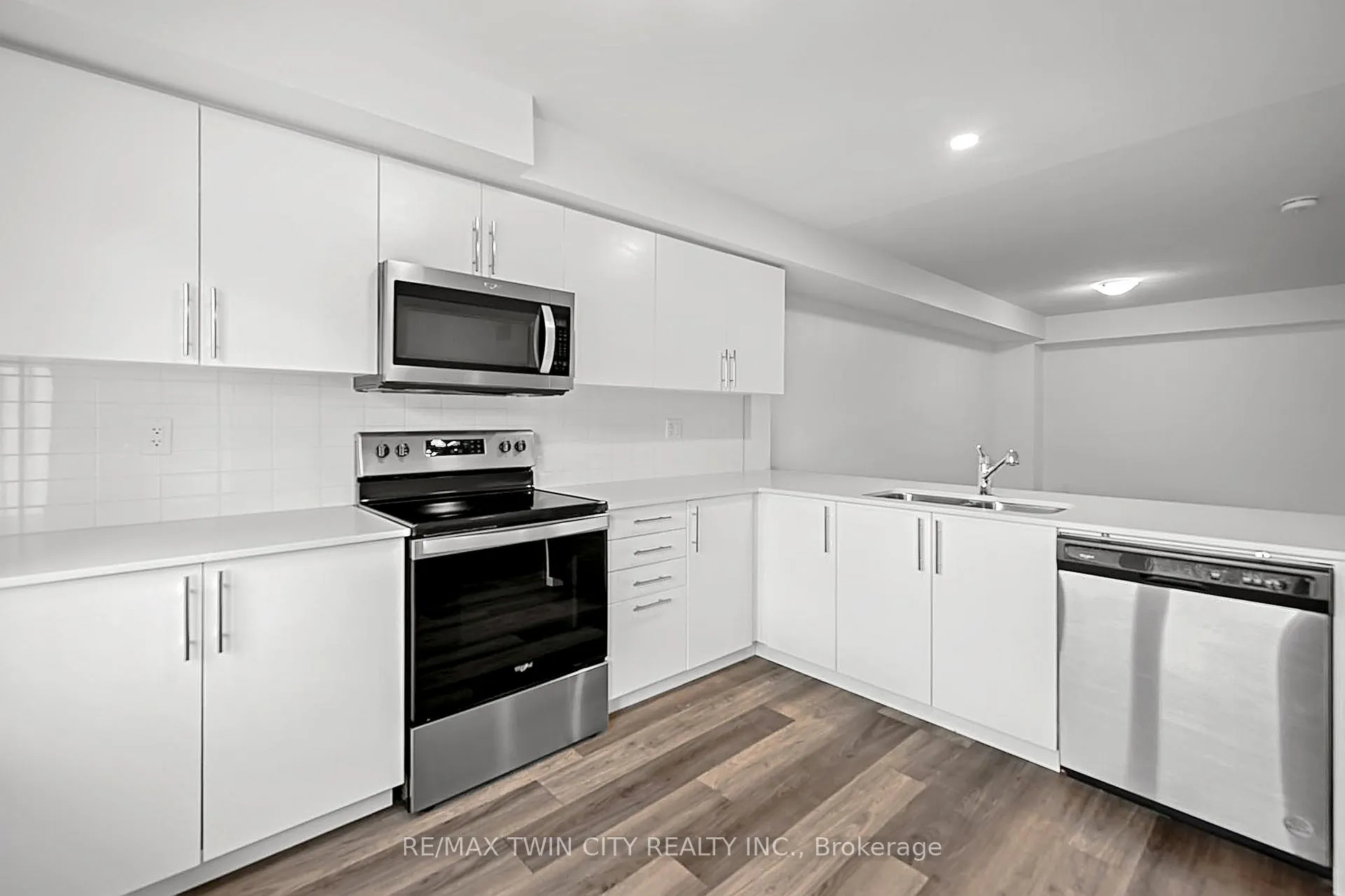Photo 13 of Unit 12, 205 West Oak Trail, Kitchener — HOMEH