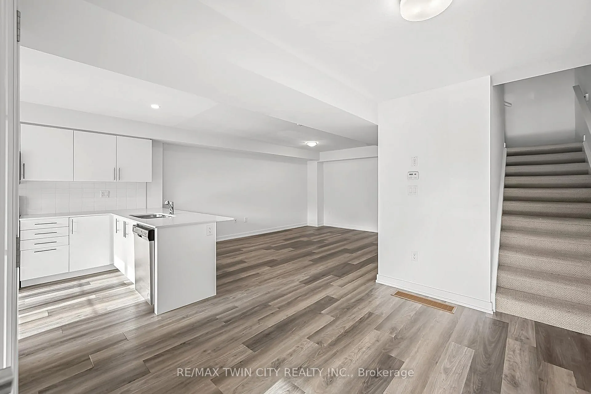 Photo 20 of Unit 12, 205 West Oak Trail, Kitchener — HOMEH