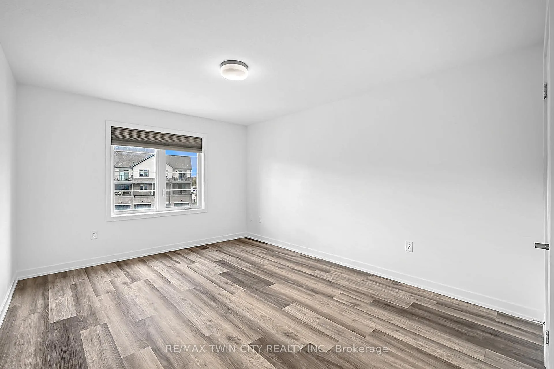 Photo 25 of Unit 12, 205 West Oak Trail, Kitchener — HOMEH