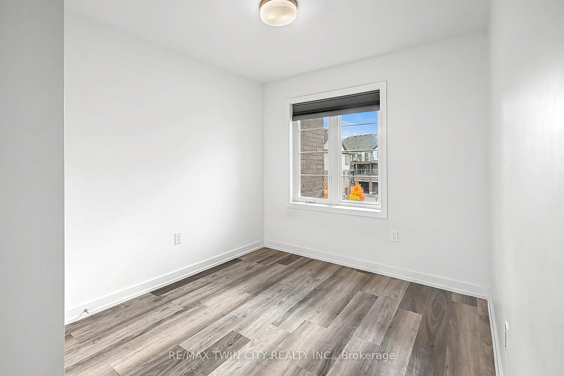 Photo 29 of Unit 12, 205 West Oak Trail, Kitchener — HOMEH