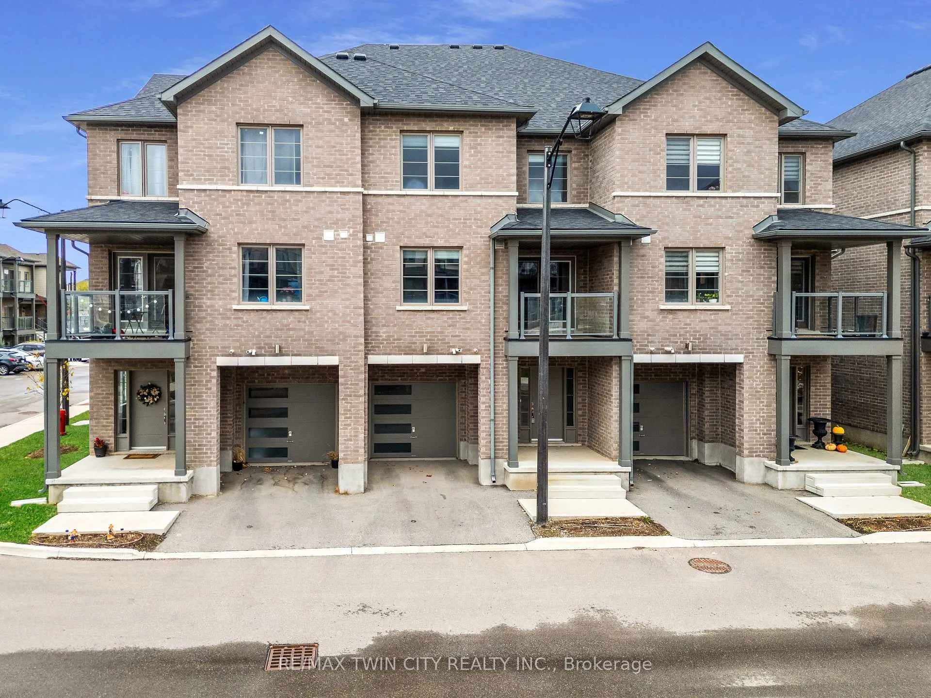 Photo 36 of Unit 12, 205 West Oak Trail, Kitchener — HOMEH