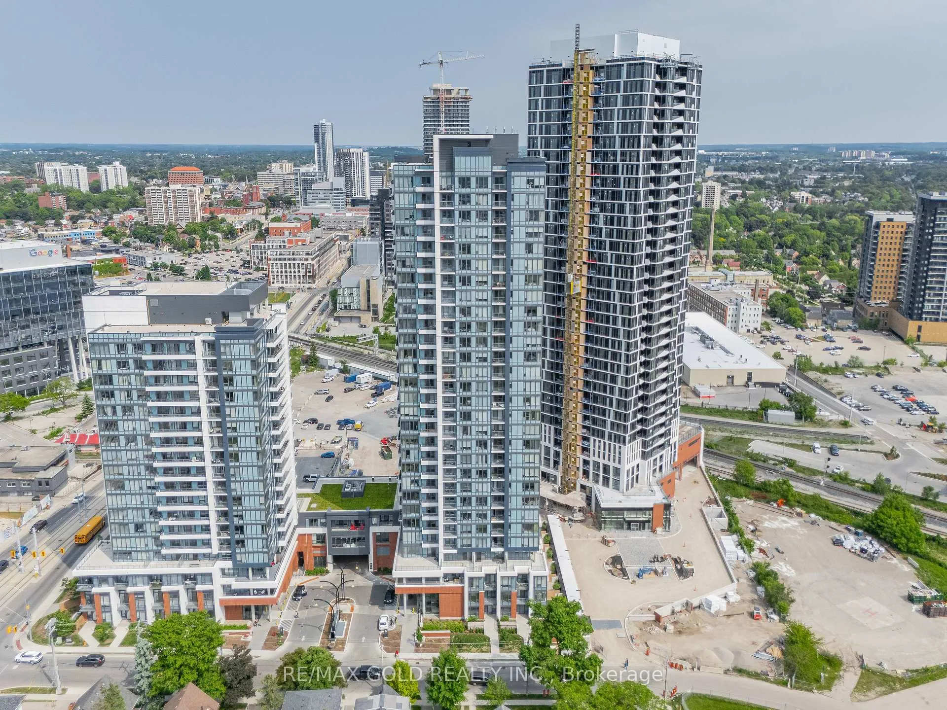 Photo 2 of Unit 1109, 25 Wellington Street S, Kitchener — HOMEH