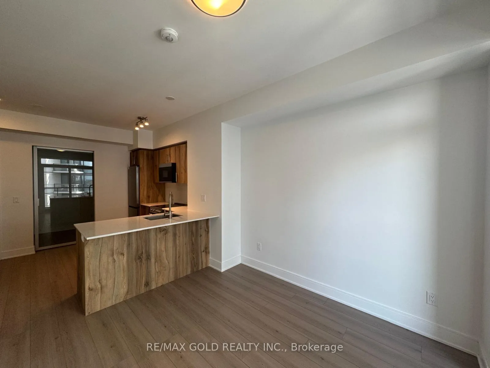 Photo 4 of Unit 1109, 25 Wellington Street S, Kitchener — HOMEH