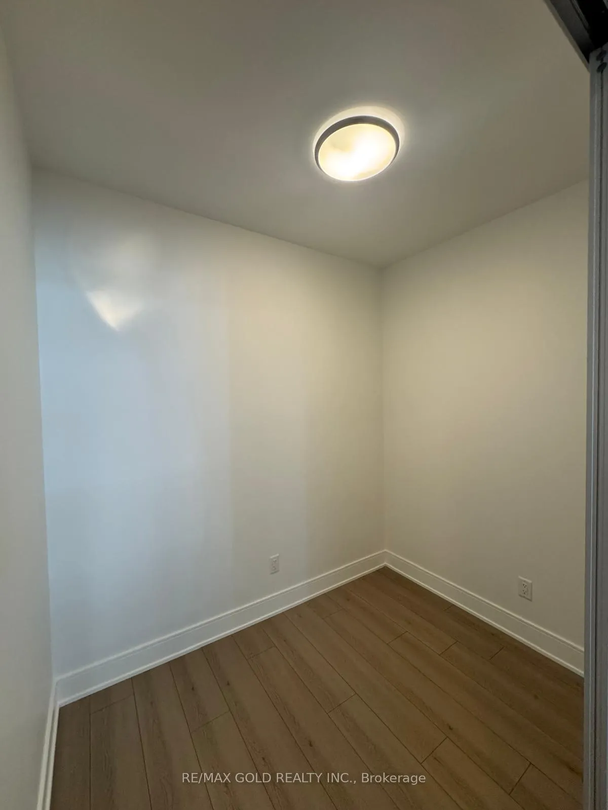 Photo 8 of Unit 1109, 25 Wellington Street S, Kitchener — HOMEH