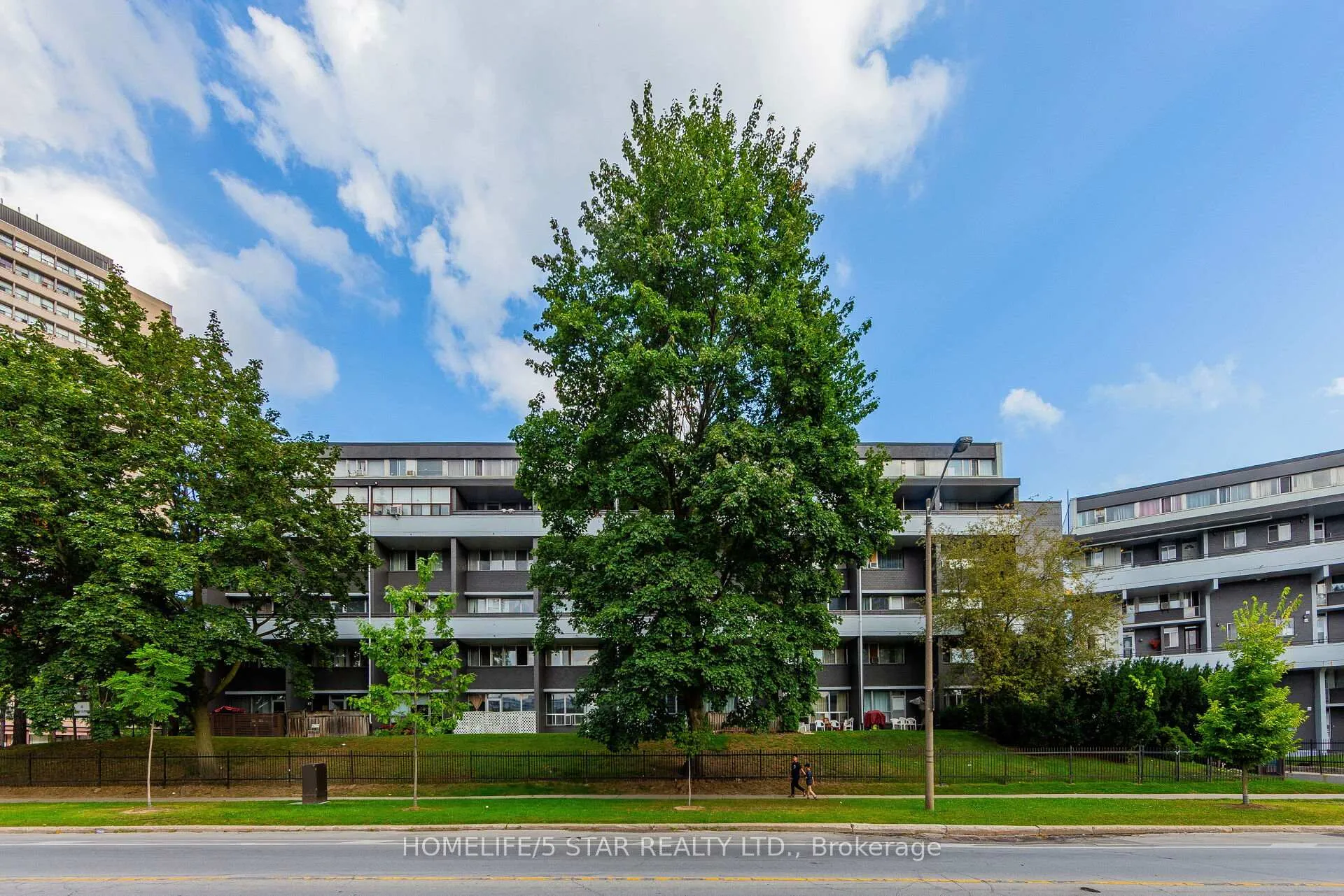Photo 1 of Unit 320, 5 Sunny Glenway, Toronto, Flemingdon Park — HOMEH