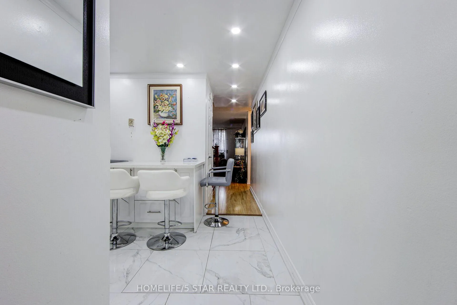Photo 5 of Unit 320, 5 Sunny Glenway, Toronto, Flemingdon Park — HOMEH