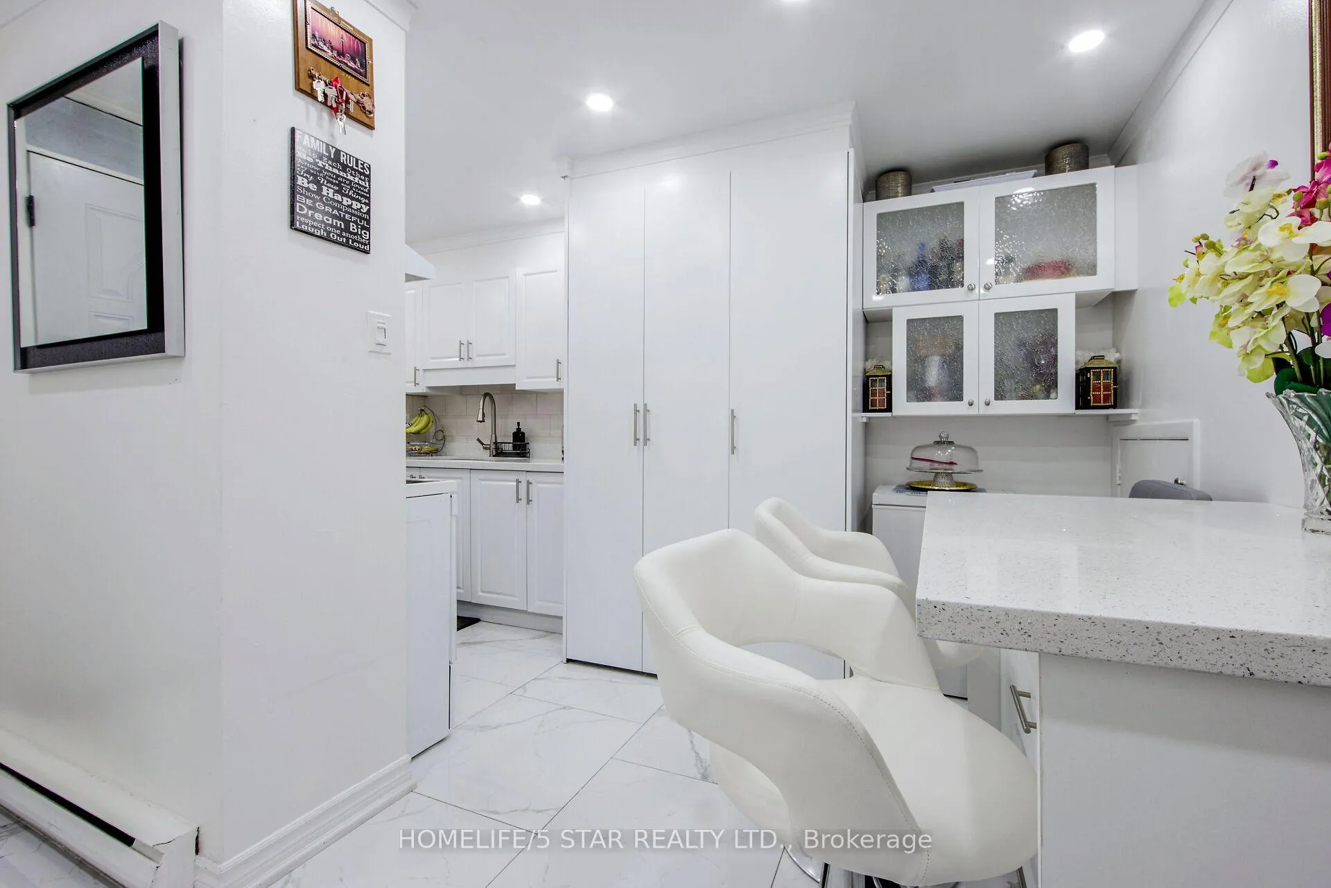Photo 6 of Unit 320, 5 Sunny Glenway, Toronto, Flemingdon Park — HOMEH
