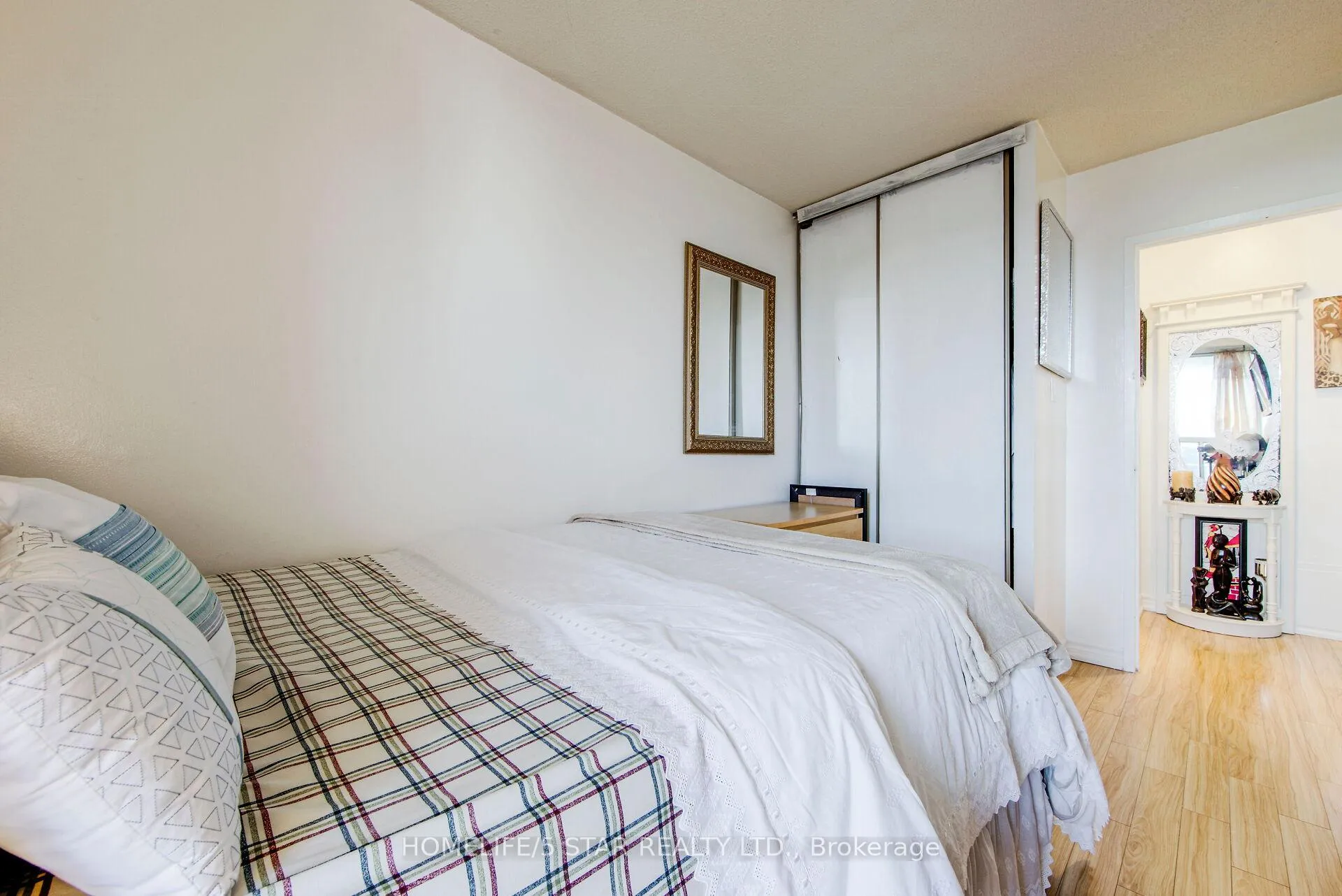 Photo 14 of Unit 320, 5 Sunny Glenway, Toronto, Flemingdon Park — HOMEH