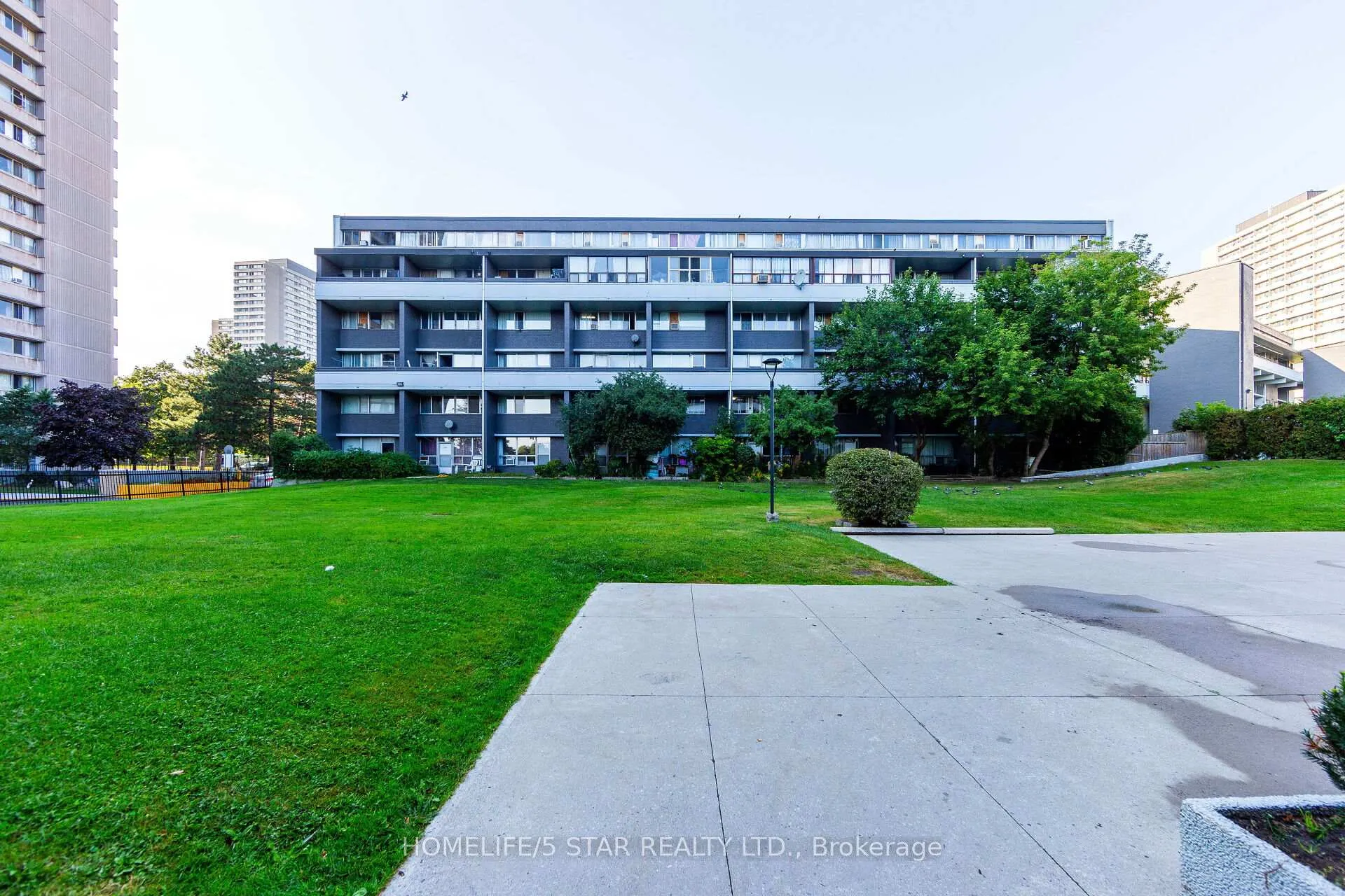 Photo 31 of Unit 320, 5 Sunny Glenway, Toronto, Flemingdon Park — HOMEH