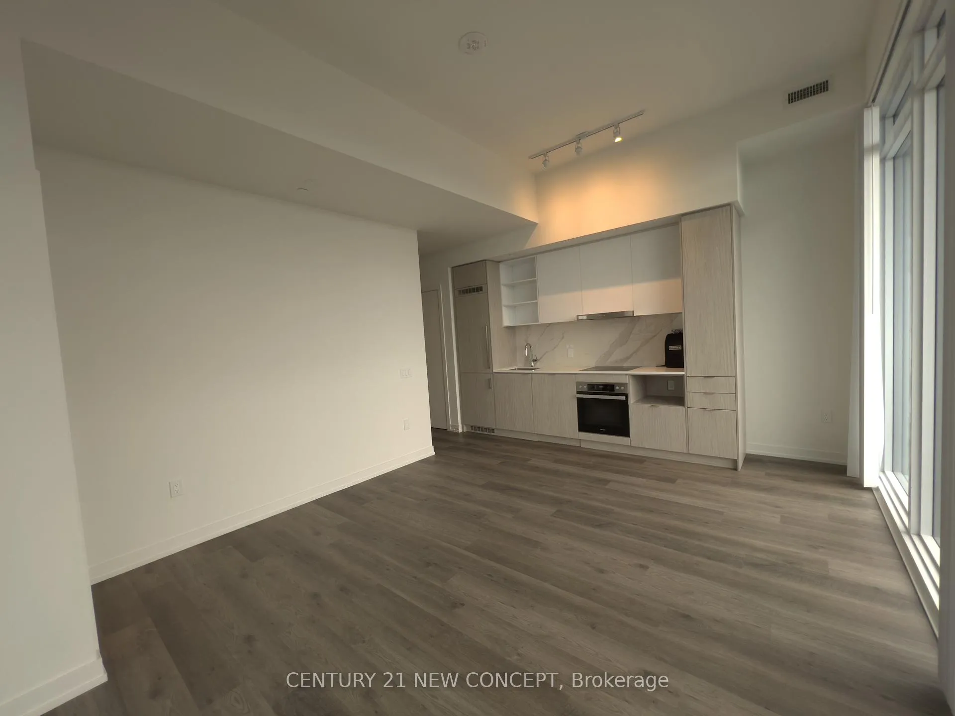 Photo 2 of Unit 5205, 55 Cooper Street, Toronto, Waterfront Communities — HOMEH