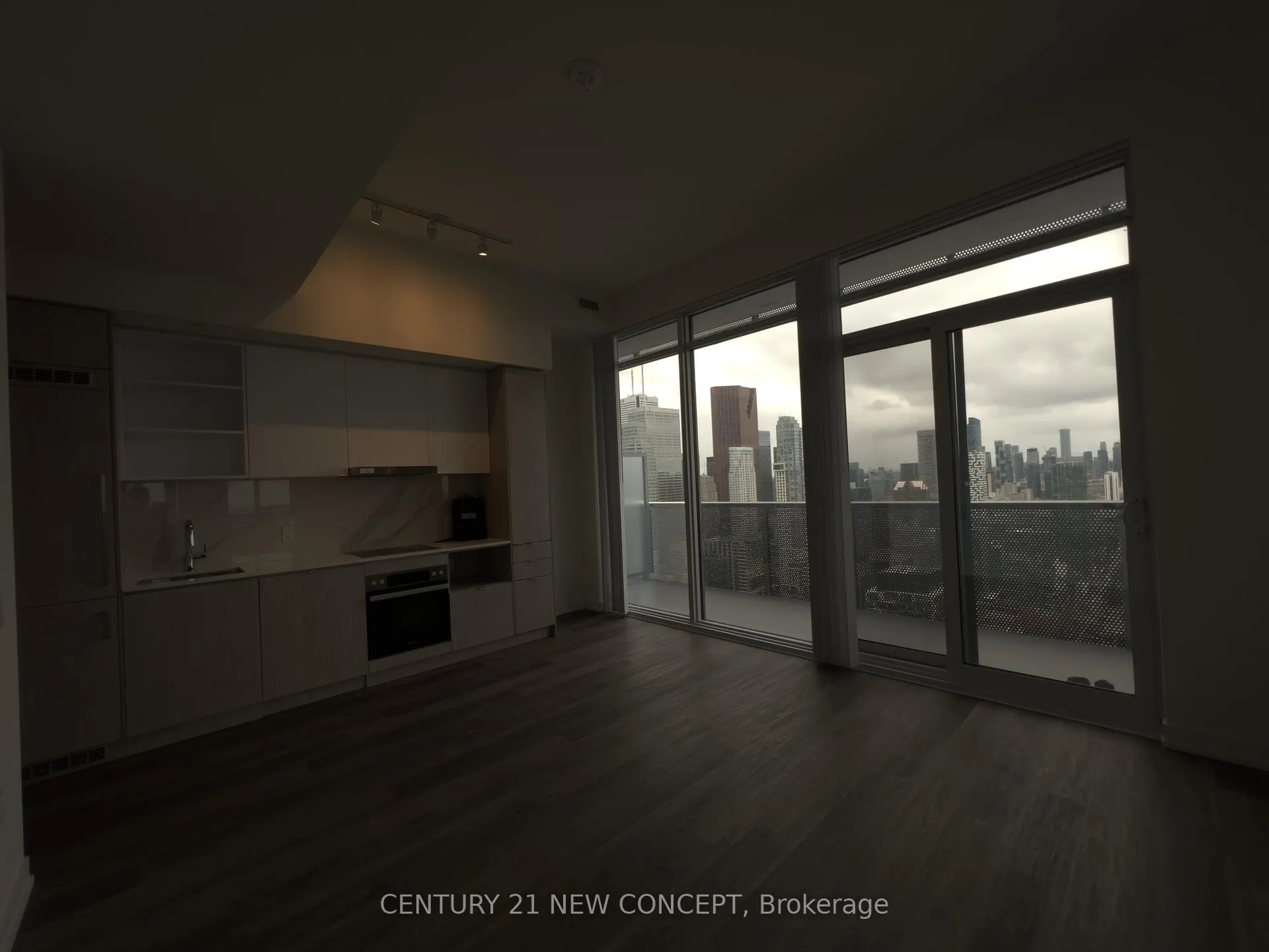 Photo 3 of Unit 5205, 55 Cooper Street, Toronto, Waterfront Communities — HOMEH