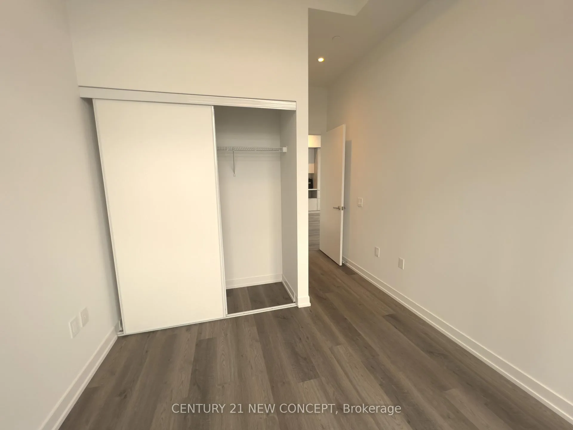 Photo 4 of Unit 5205, 55 Cooper Street, Toronto, Waterfront Communities — HOMEH