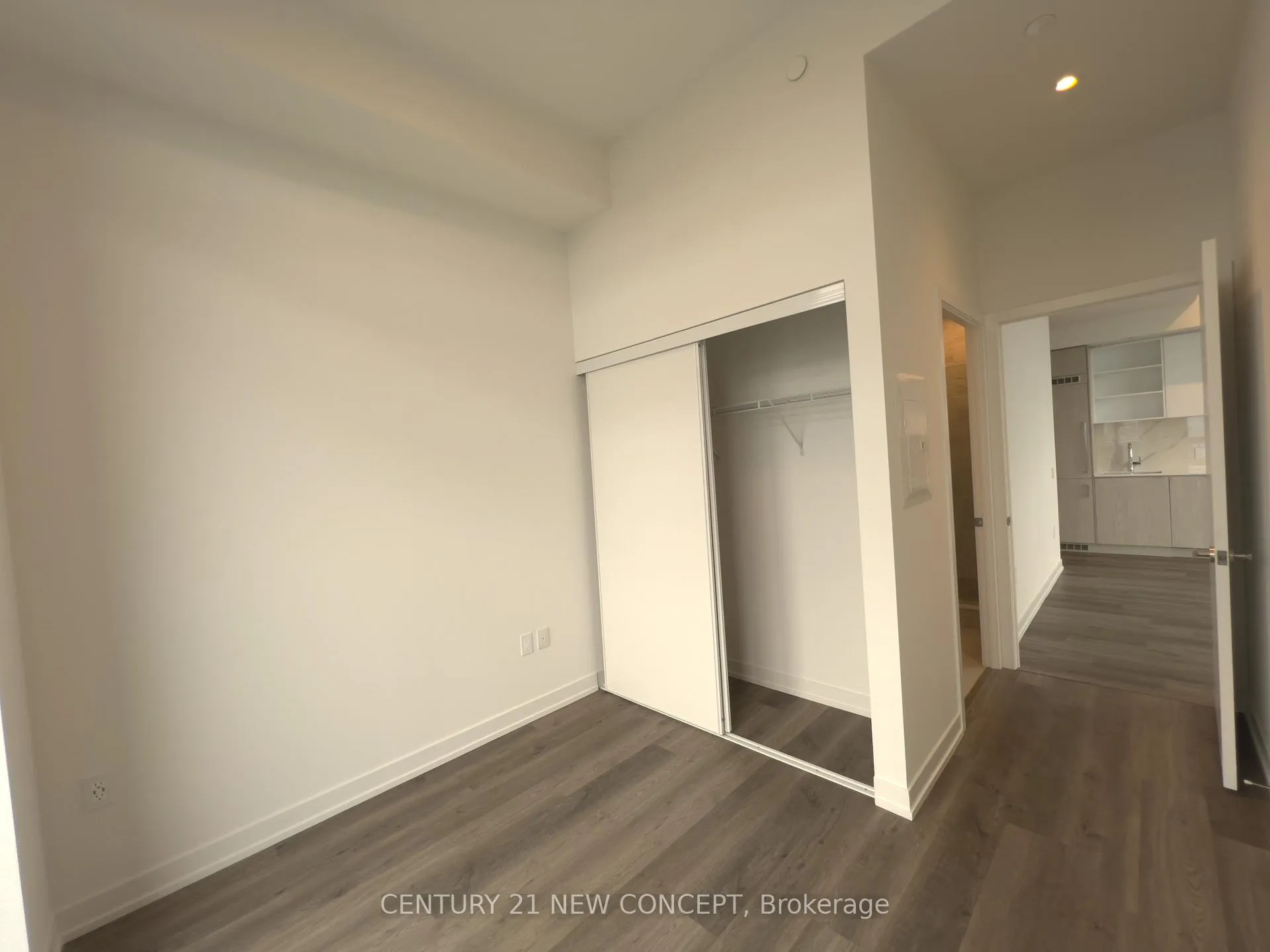 Photo 5 of Unit 5205, 55 Cooper Street, Toronto, Waterfront Communities — HOMEH