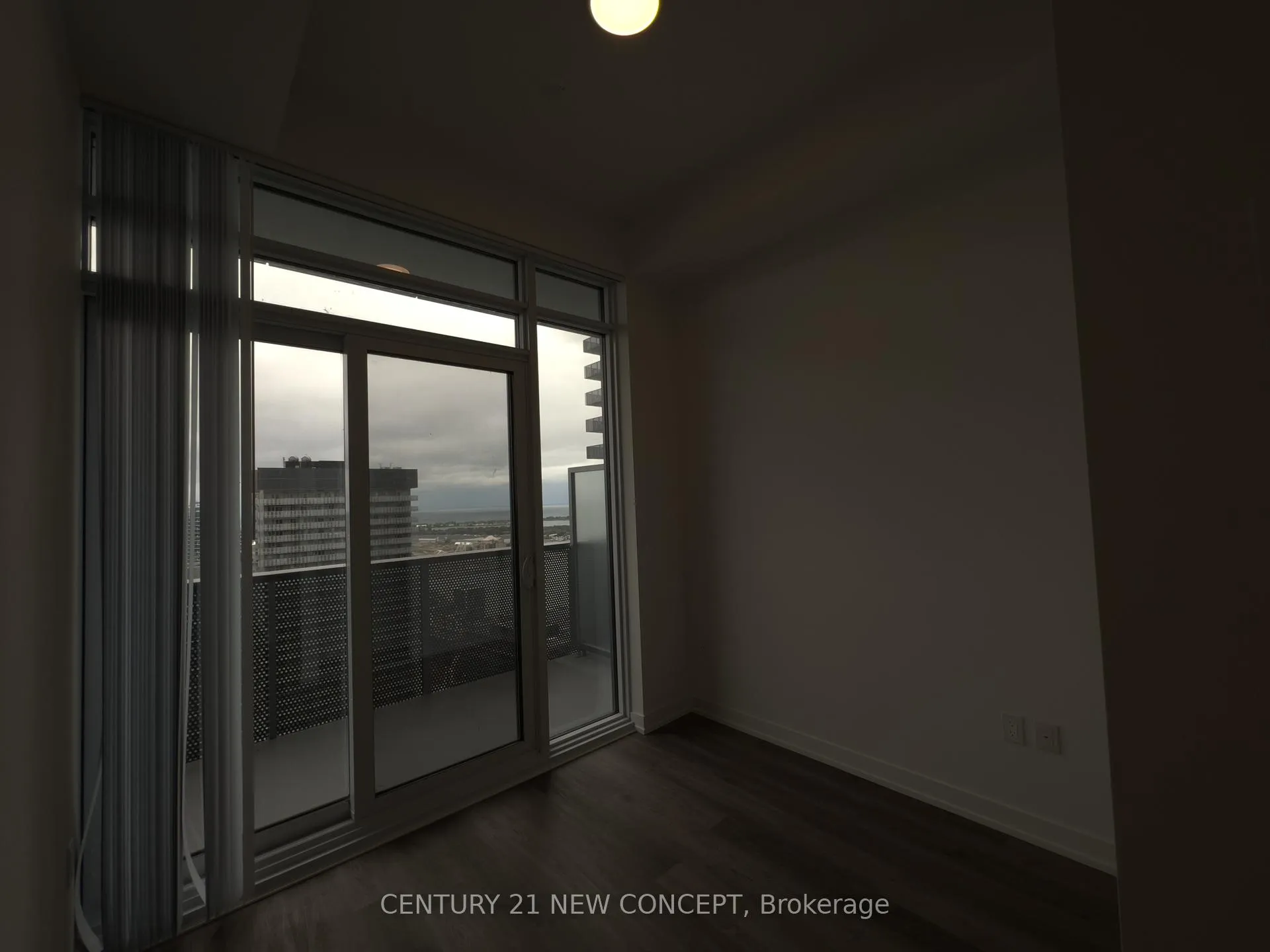 Photo 7 of Unit 5205, 55 Cooper Street, Toronto, Waterfront Communities — HOMEH