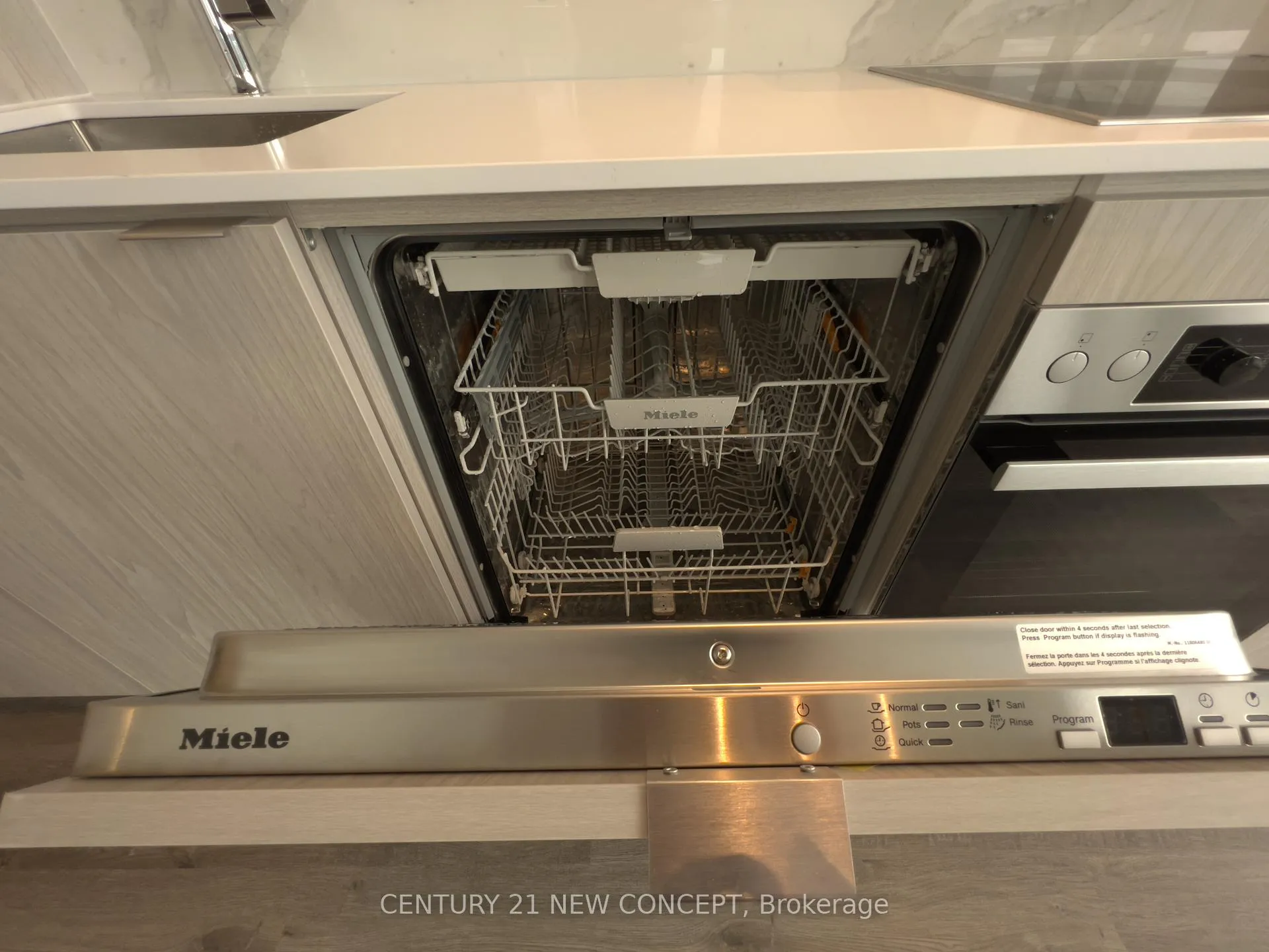 Photo 19 of Unit 5205, 55 Cooper Street, Toronto, Waterfront Communities — HOMEH