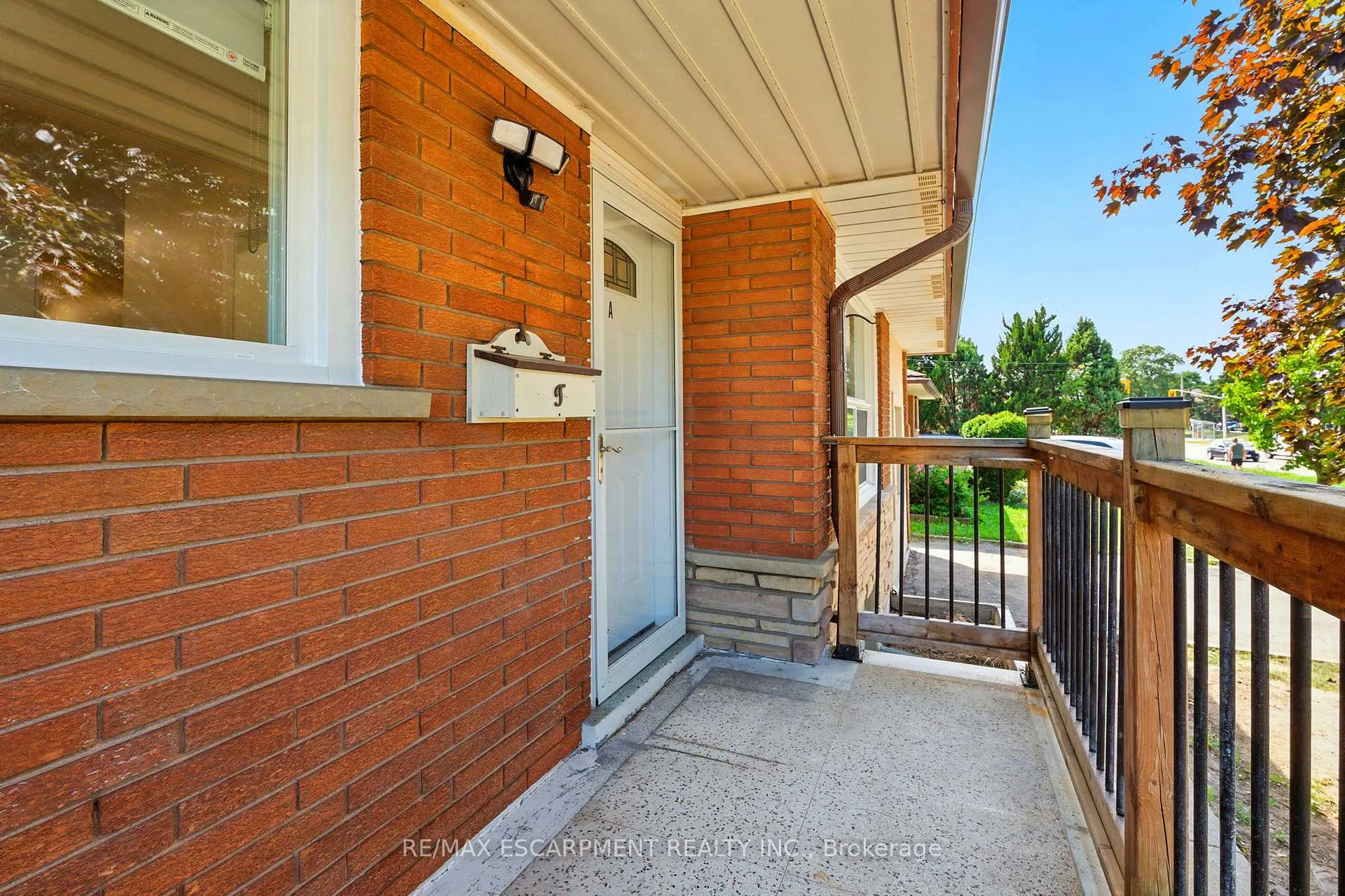 Photo 3 of Unit A, 929 Upper Ottawa Street, Hamilton, Berrisfield — HOMEH