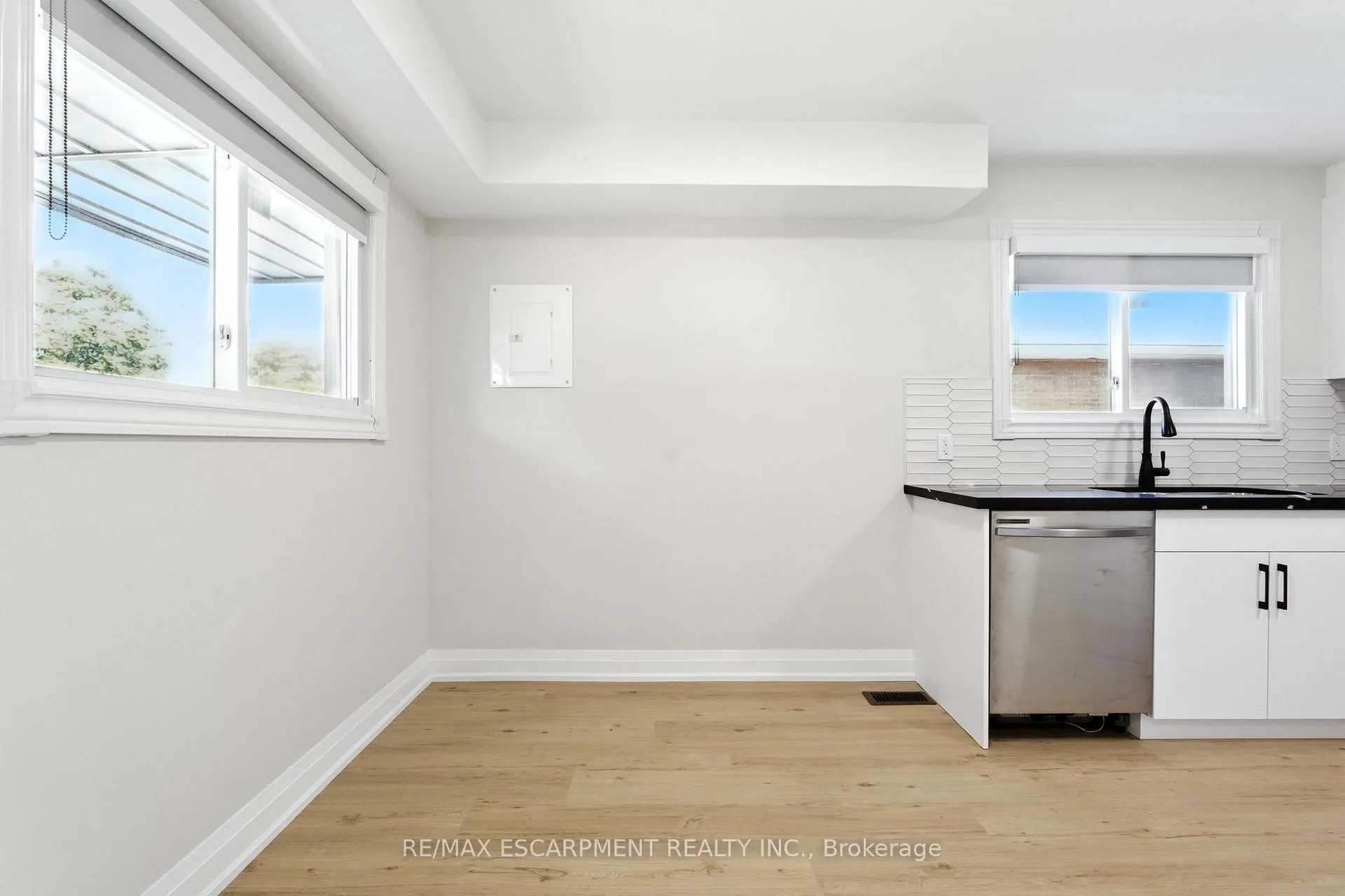 Photo 9 of Unit A, 929 Upper Ottawa Street, Hamilton, Berrisfield — HOMEH