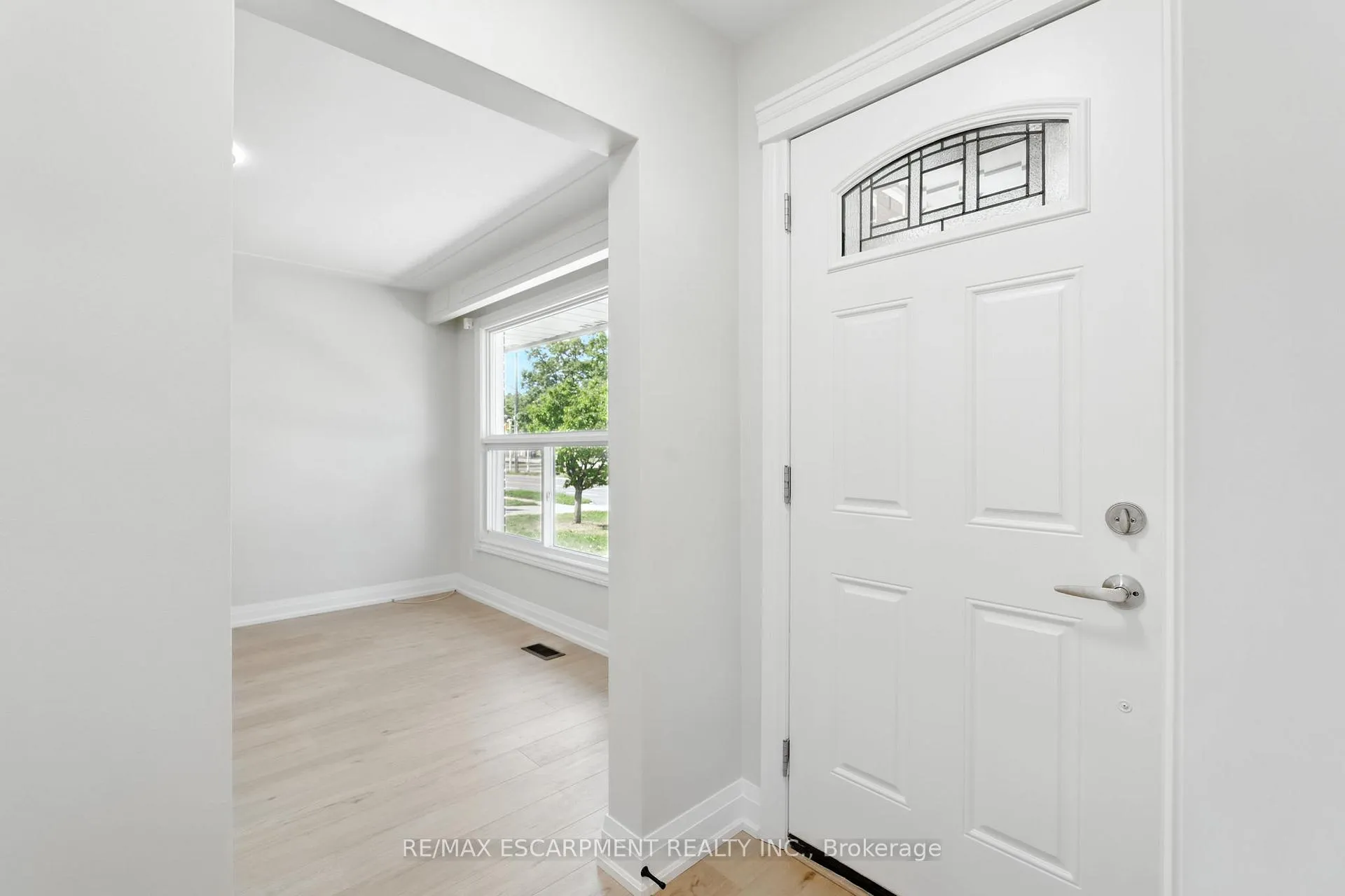 Photo 11 of Unit A, 929 Upper Ottawa Street, Hamilton, Berrisfield — HOMEH