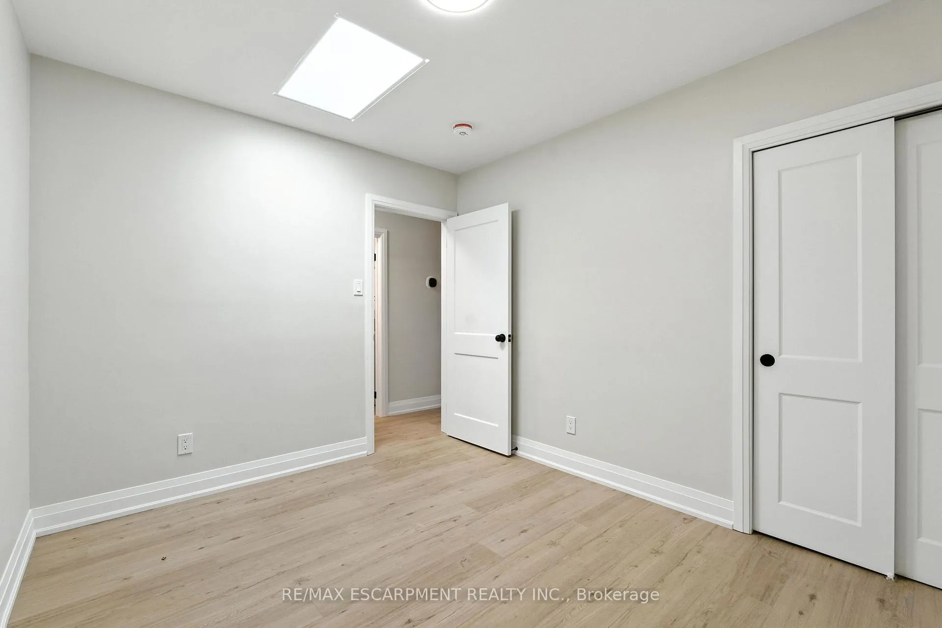 Photo 24 of Unit A, 929 Upper Ottawa Street, Hamilton, Berrisfield — HOMEH