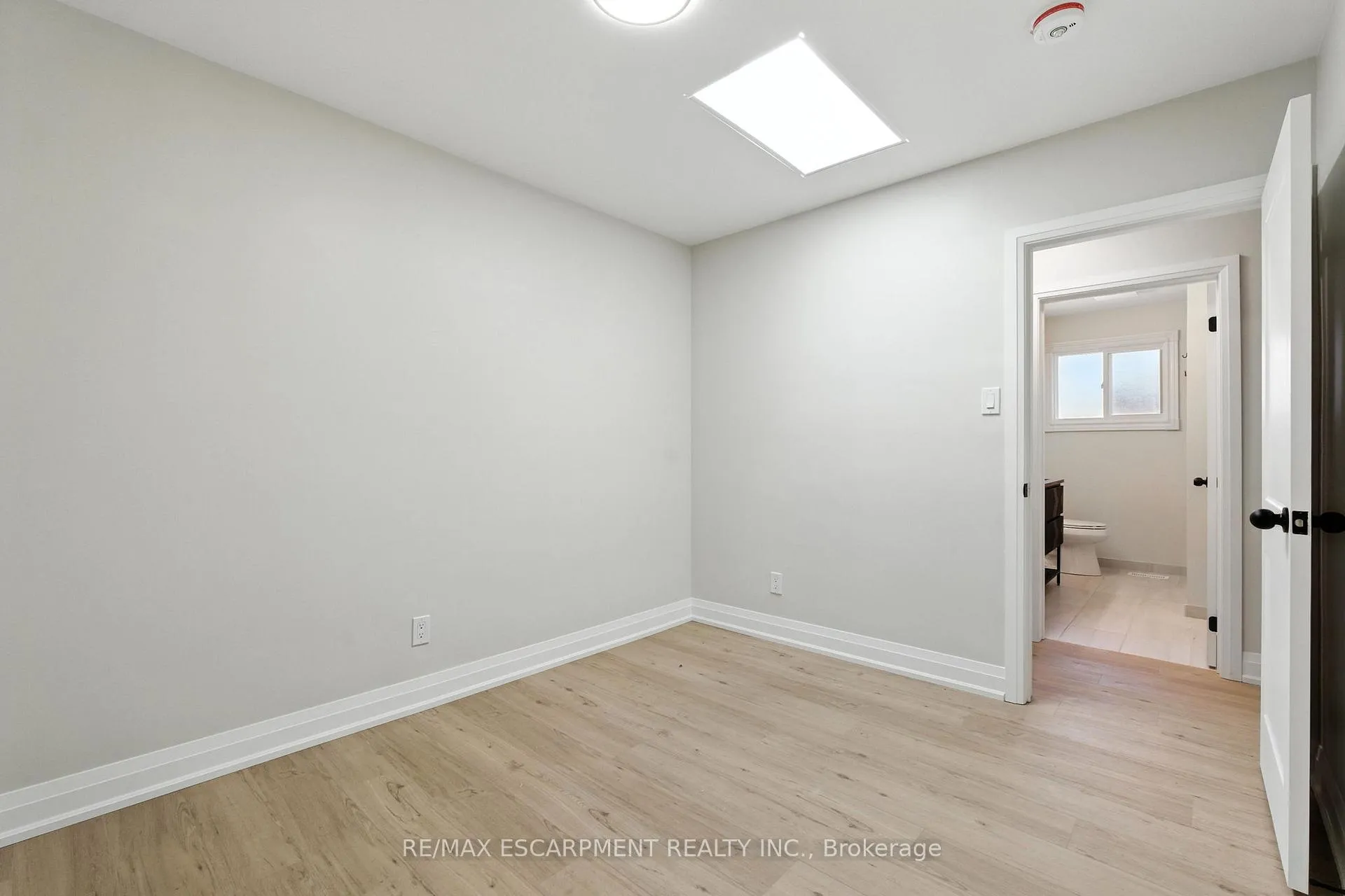 Photo 26 of Unit A, 929 Upper Ottawa Street, Hamilton, Berrisfield — HOMEH
