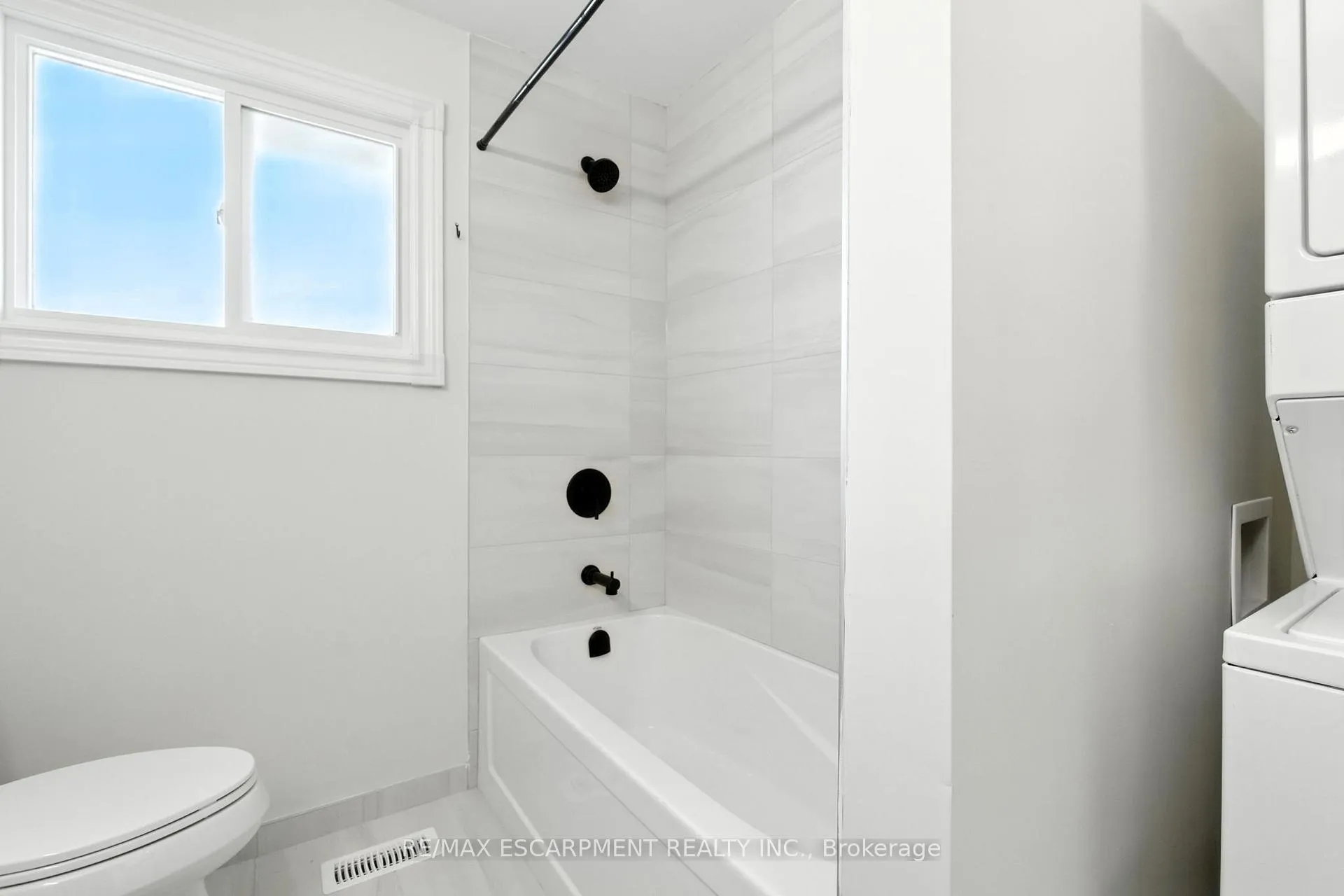 Photo 28 of Unit A, 929 Upper Ottawa Street, Hamilton, Berrisfield — HOMEH