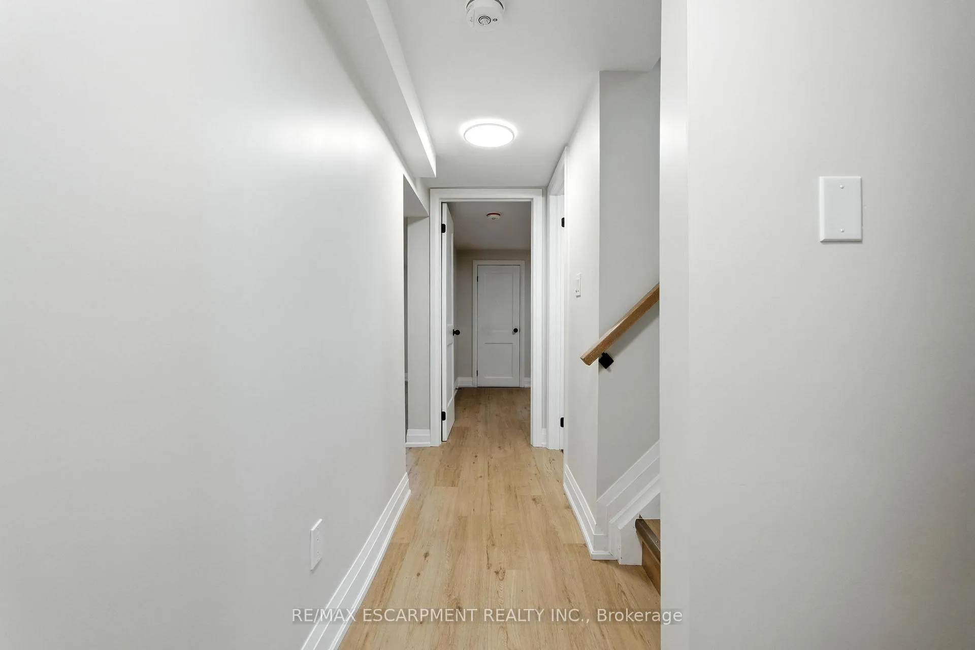 Photo 4 of Unit B, 929 Upper Ottawa Street, Hamilton, Berrisfield — HOMEH