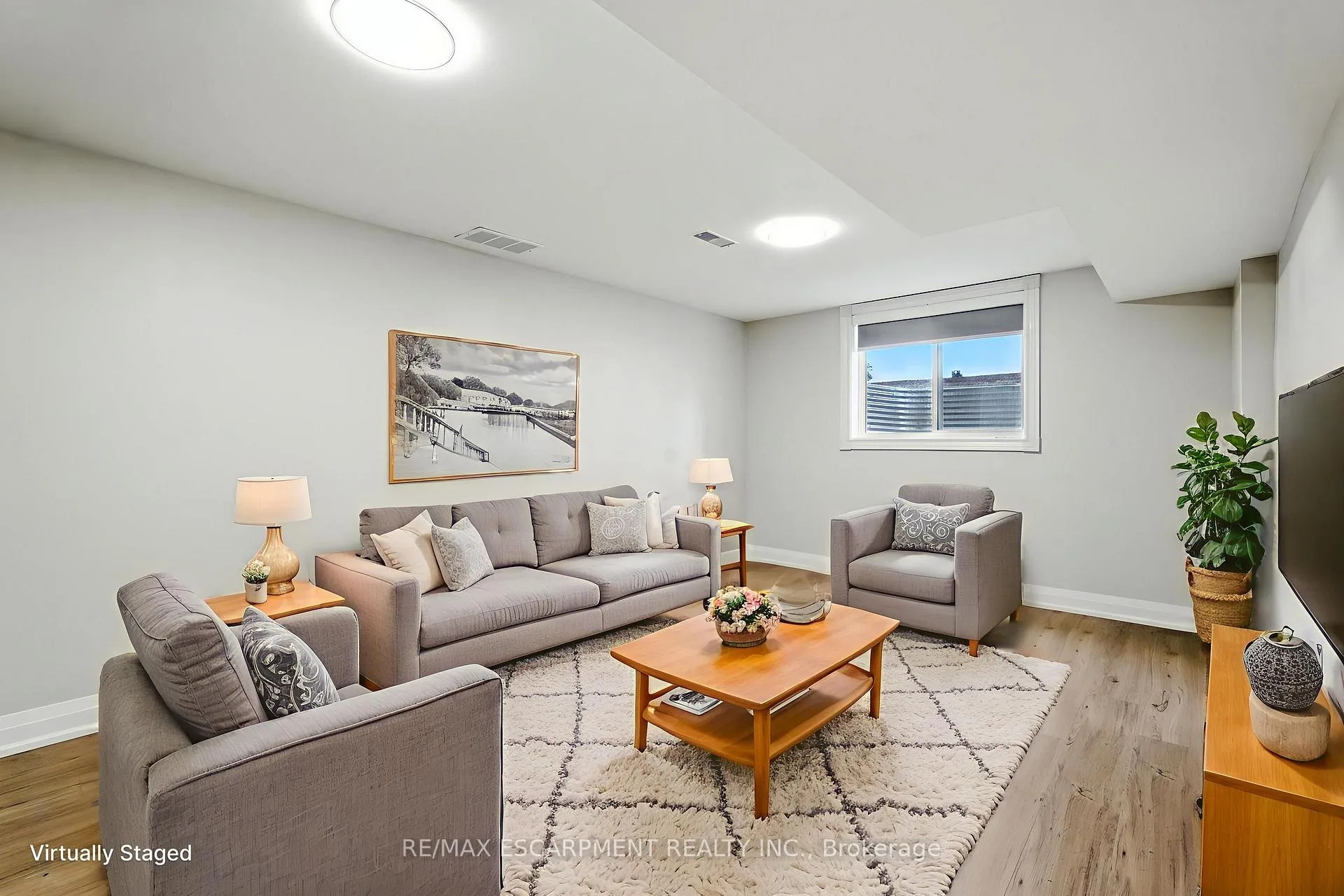 Photo 7 of Unit B, 929 Upper Ottawa Street, Hamilton, Berrisfield — HOMEH