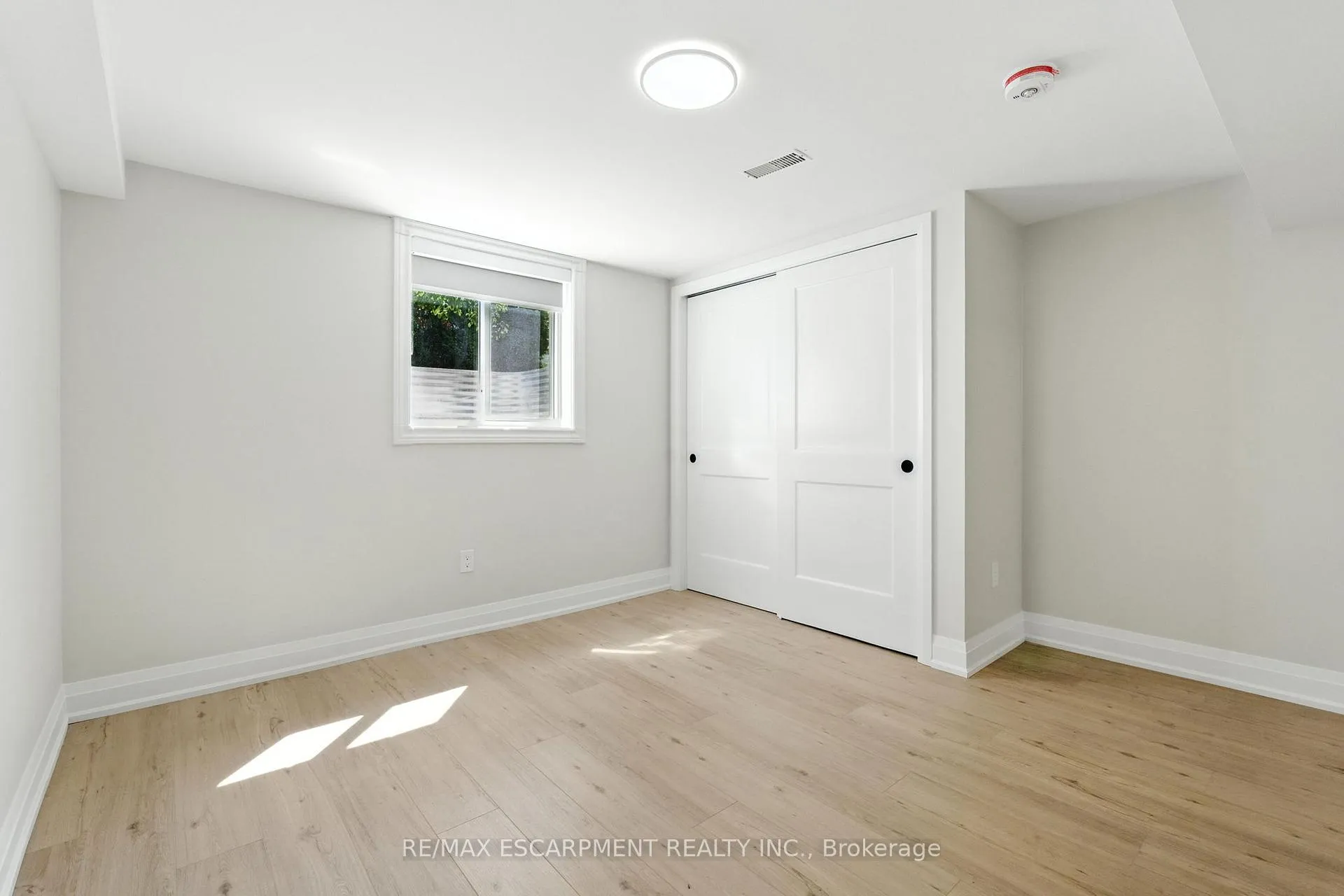 Photo 18 of Unit B, 929 Upper Ottawa Street, Hamilton, Berrisfield — HOMEH