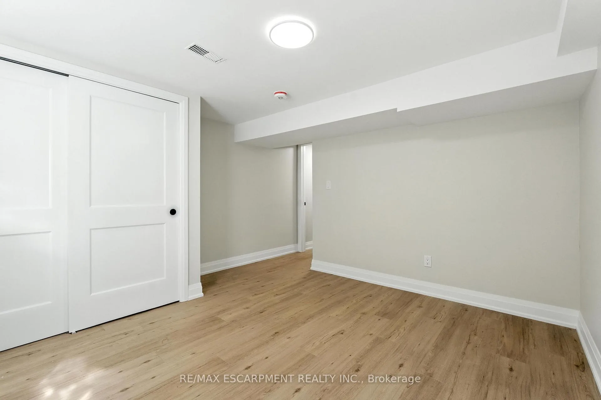 Photo 19 of Unit B, 929 Upper Ottawa Street, Hamilton, Berrisfield — HOMEH