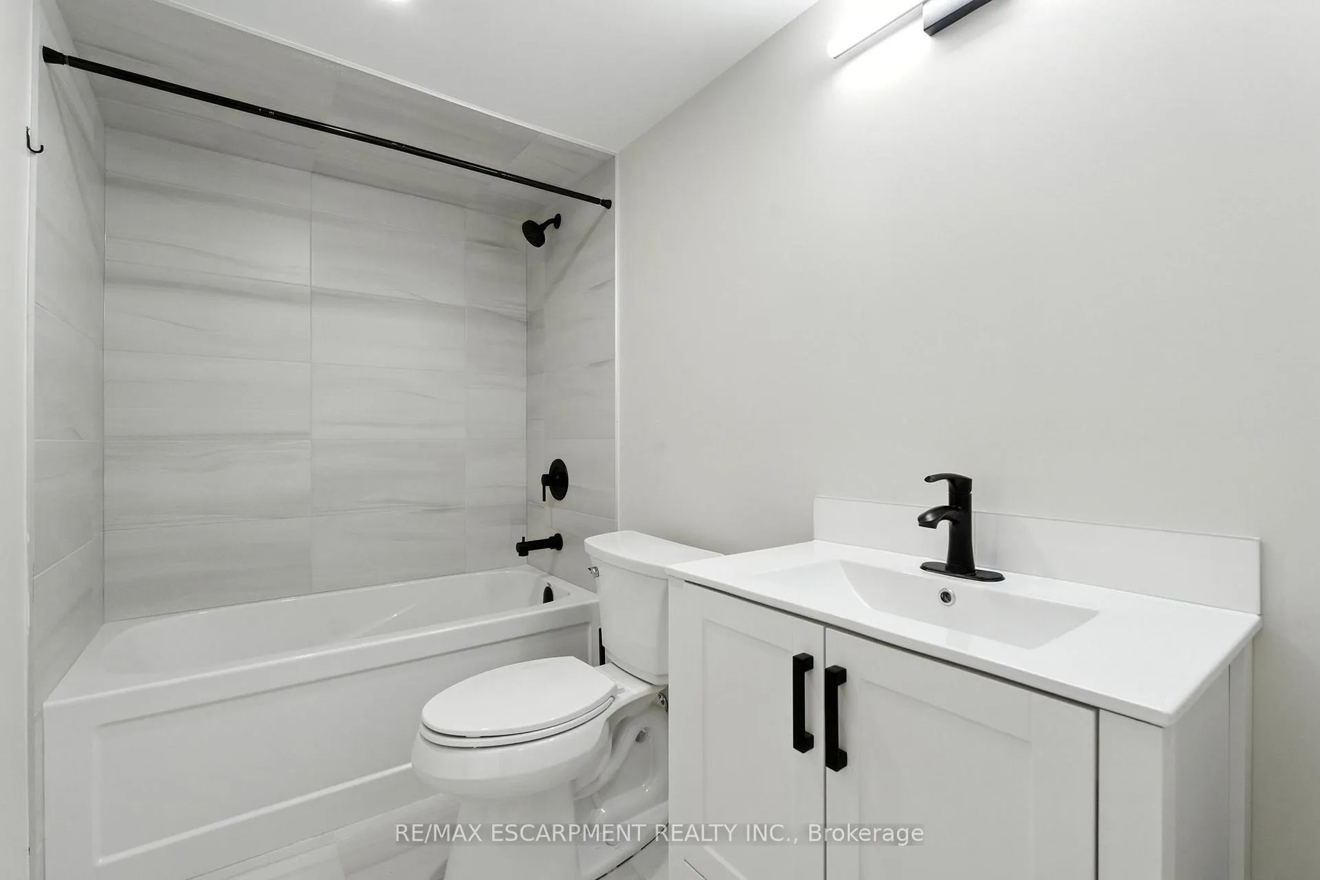 Photo 20 of Unit B, 929 Upper Ottawa Street, Hamilton, Berrisfield — HOMEH