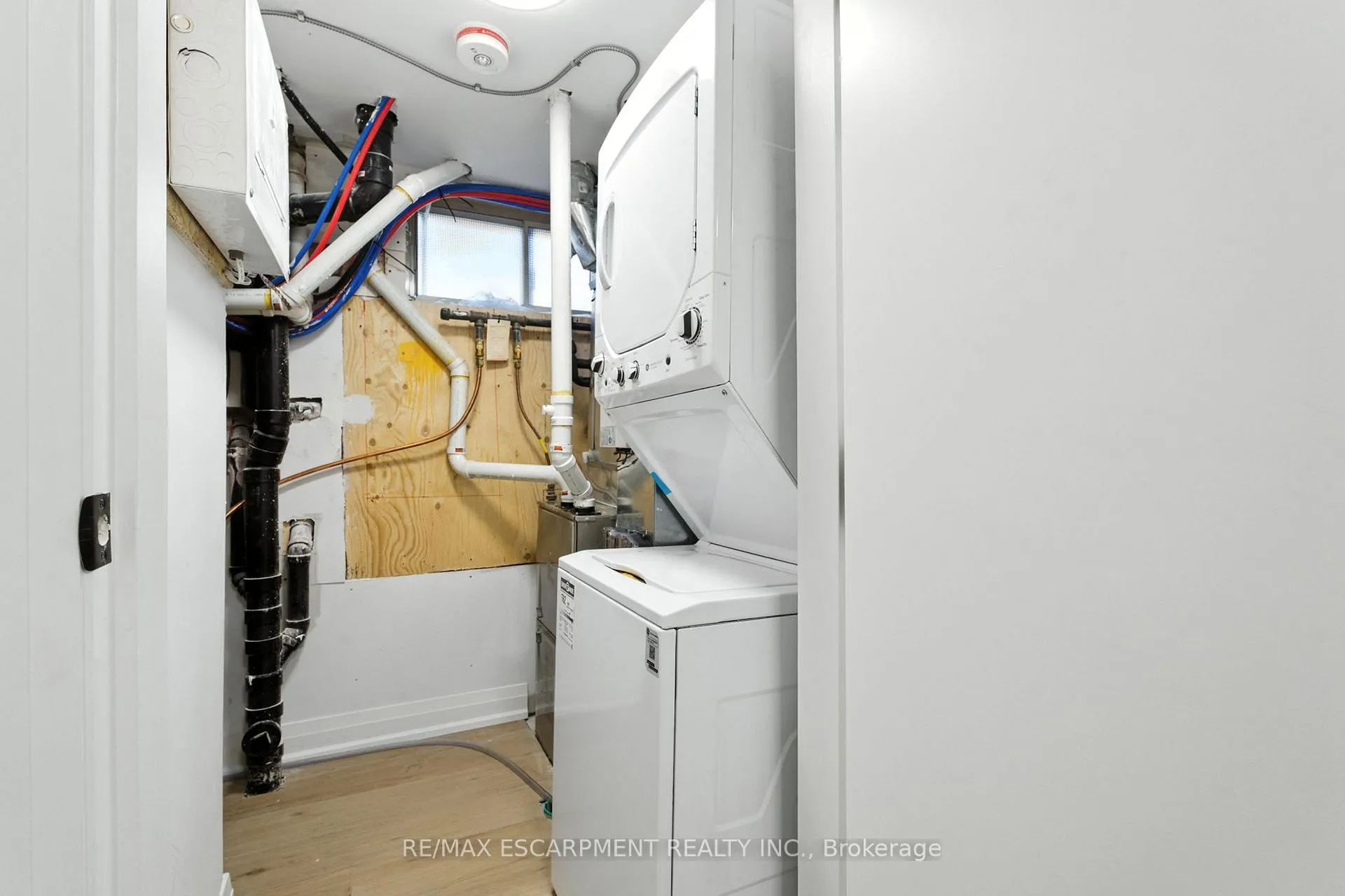 Photo 21 of Unit B, 929 Upper Ottawa Street, Hamilton, Berrisfield — HOMEH