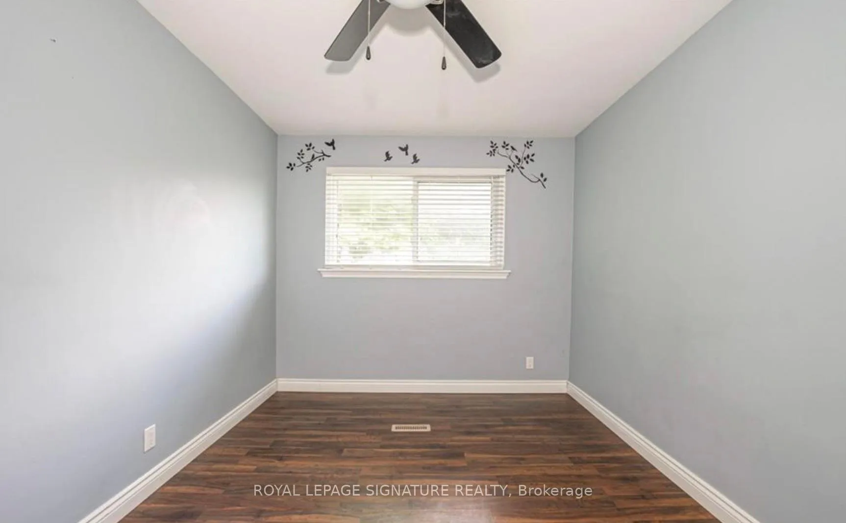 Photo 2 of Unit Front, 4 Jane Crescent, Barrie, Allandale Heights — HOMEH