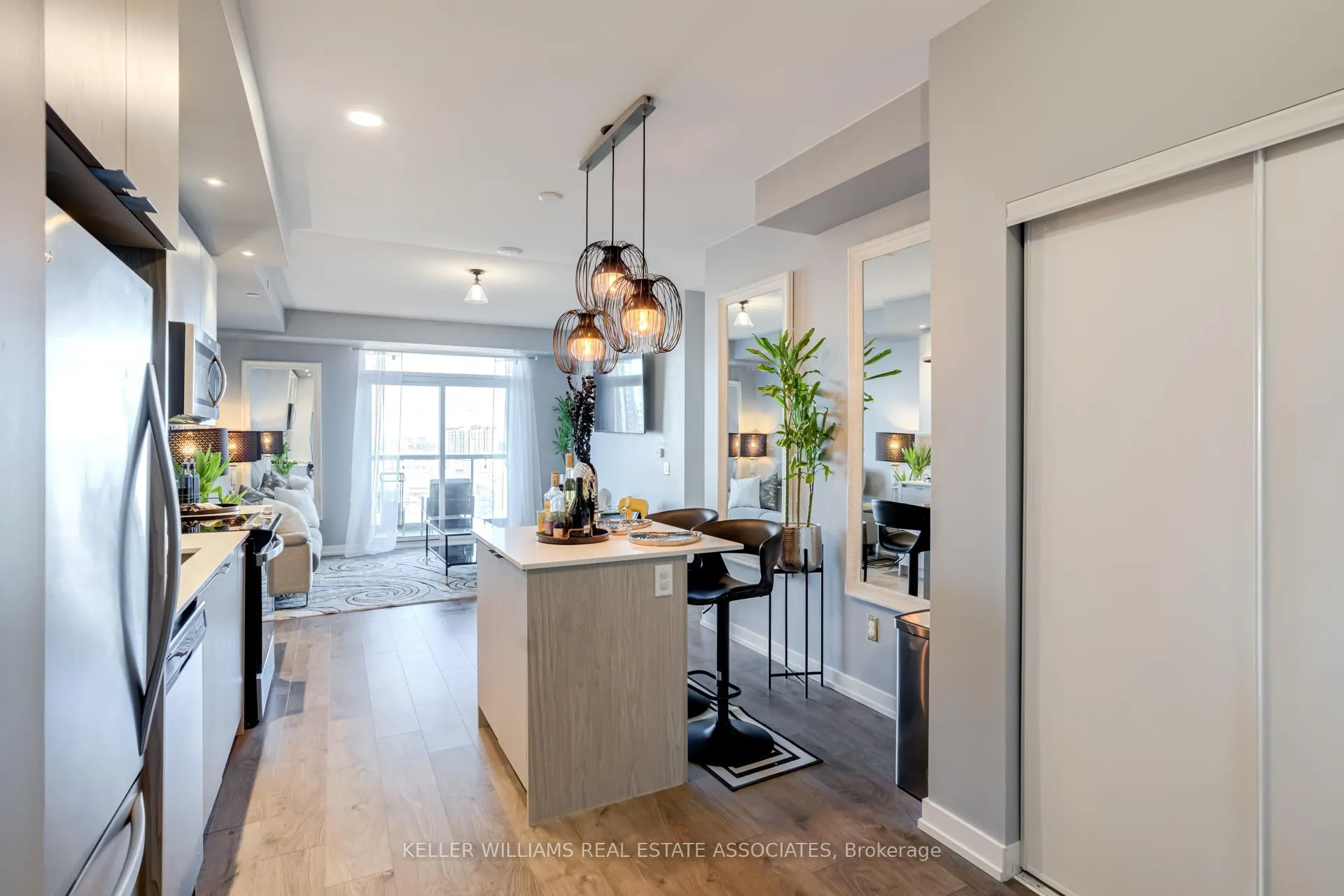 Photo 2 of Unit 1307, 55 Duke Street W, Kitchener — HOMEH