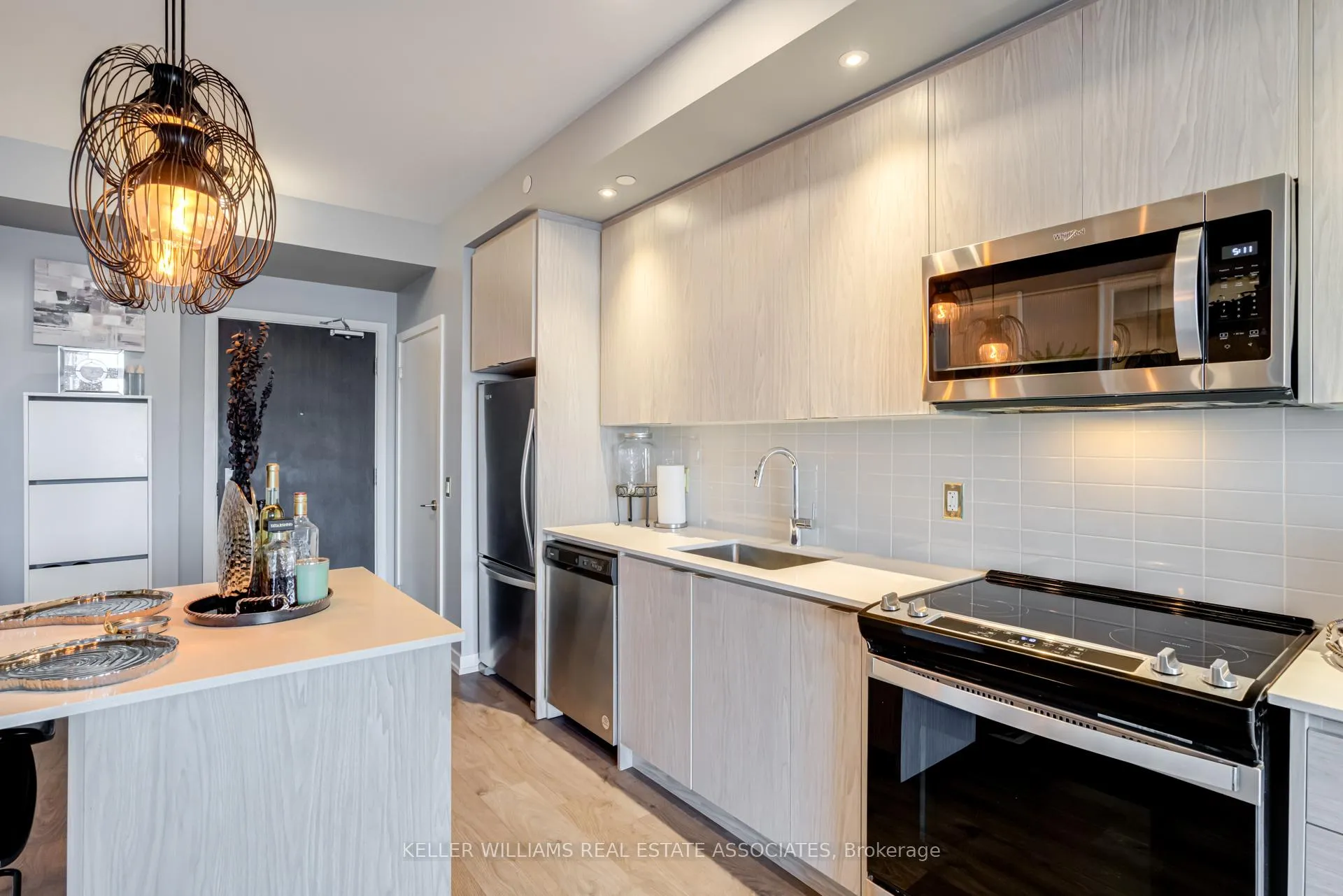 Photo 3 of Unit 1307, 55 Duke Street W, Kitchener — HOMEH