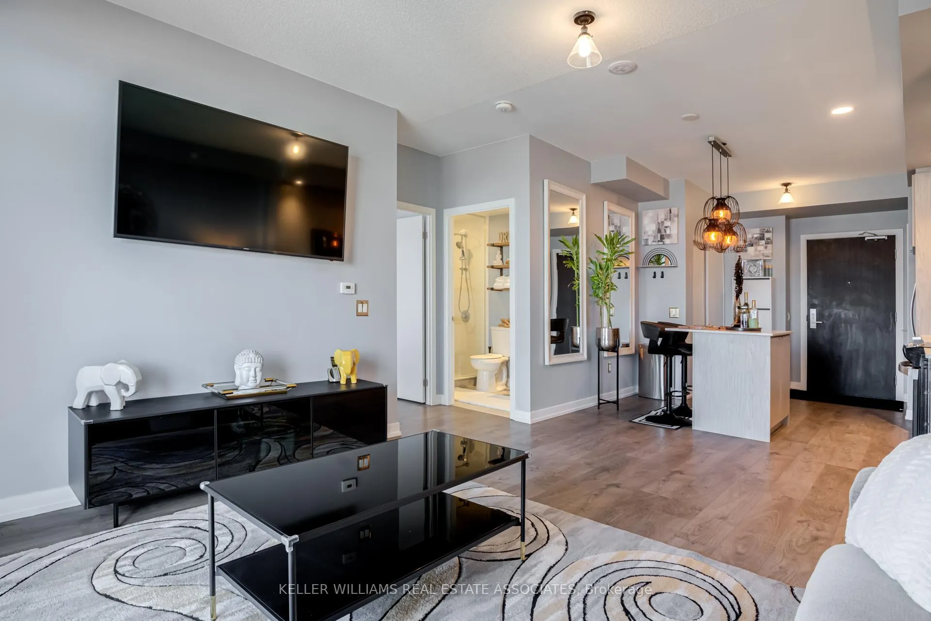 Photo 6 of Unit 1307, 55 Duke Street W, Kitchener — HOMEH