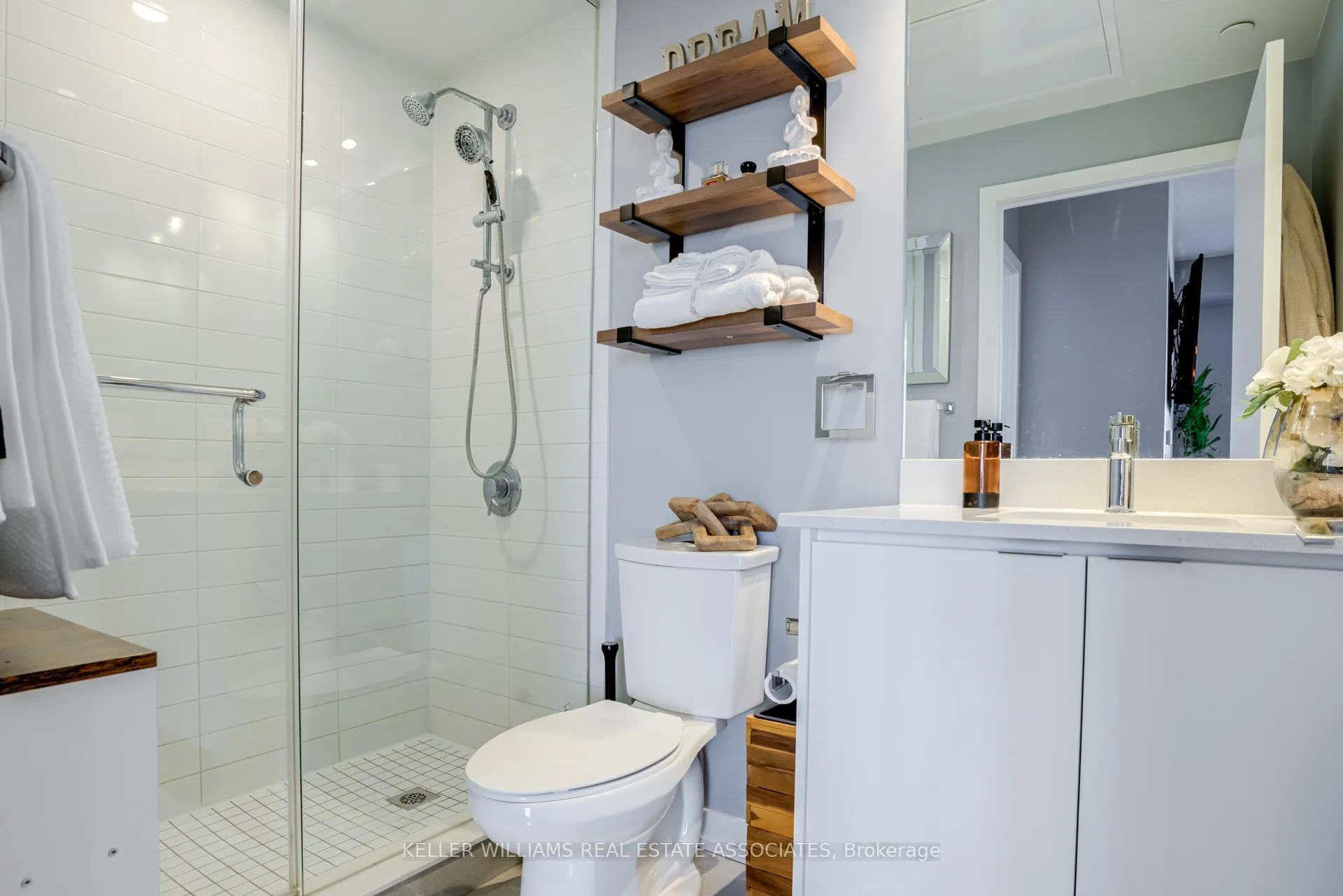 Photo 8 of Unit 1307, 55 Duke Street W, Kitchener — HOMEH