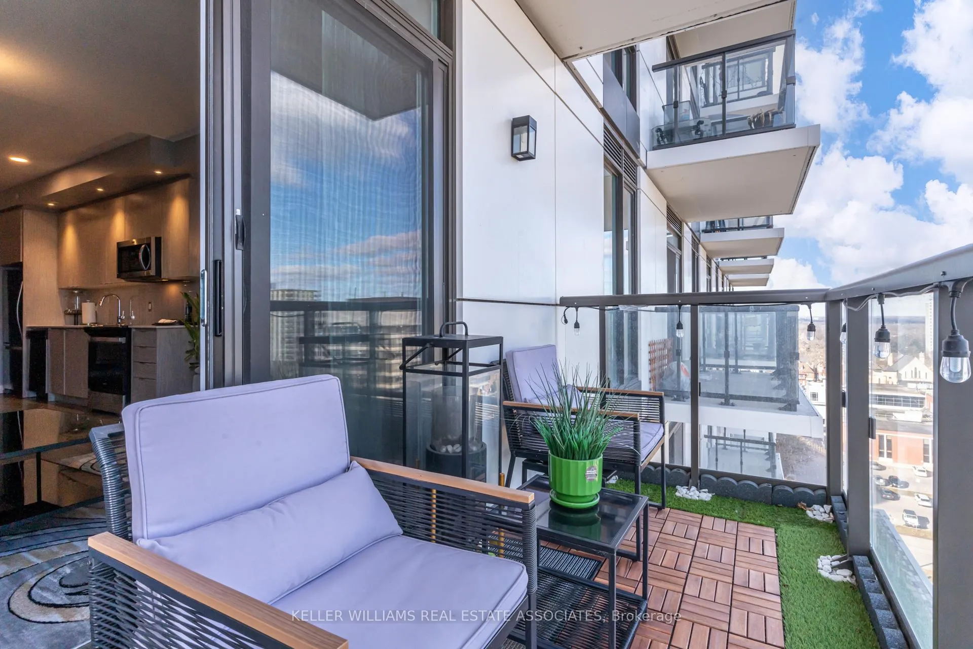 Photo 10 of Unit 1307, 55 Duke Street W, Kitchener — HOMEH