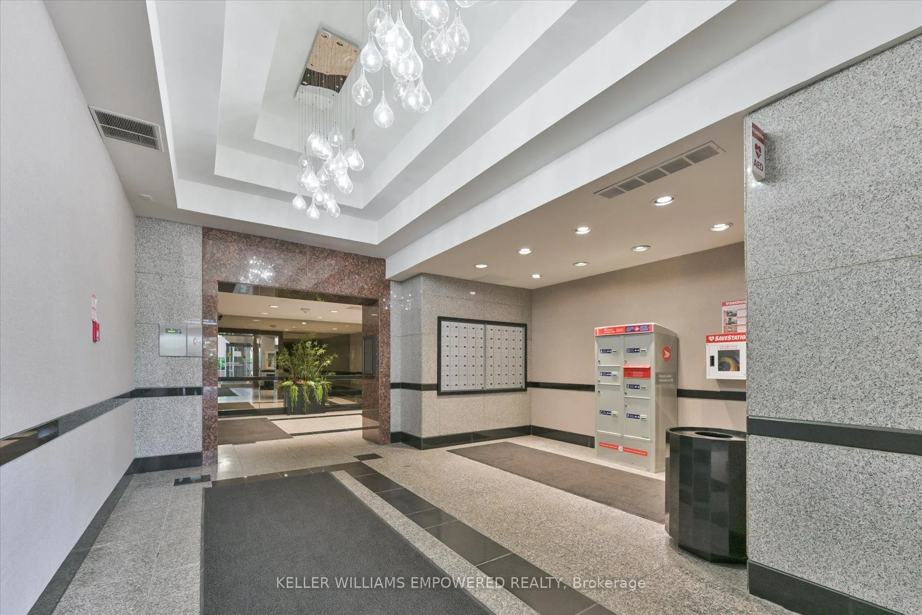 Photo 3 of Unit 1612, 914 Yonge Street, Toronto, The Annex — HOMEH