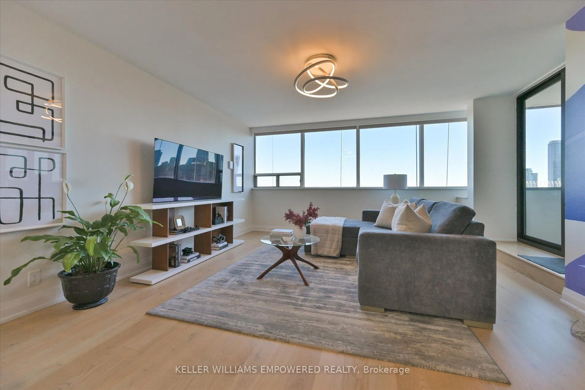Photo 9 of Unit 1612, 914 Yonge Street, Toronto, The Annex — HOMEH