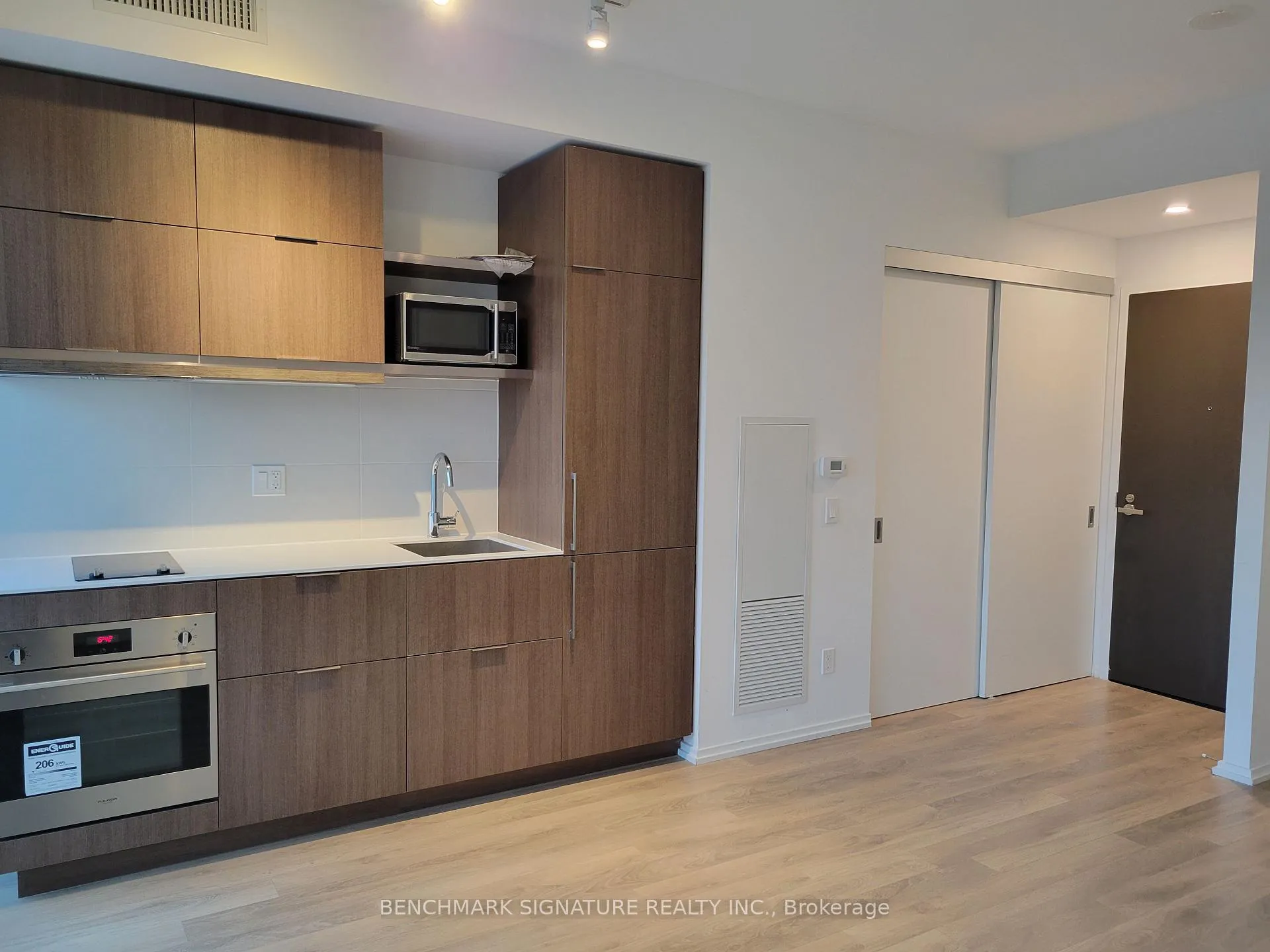 Photo 5 of Unit 3208, 197 Yonge Street, Toronto, Church-Yonge Corridor — HOMEH
