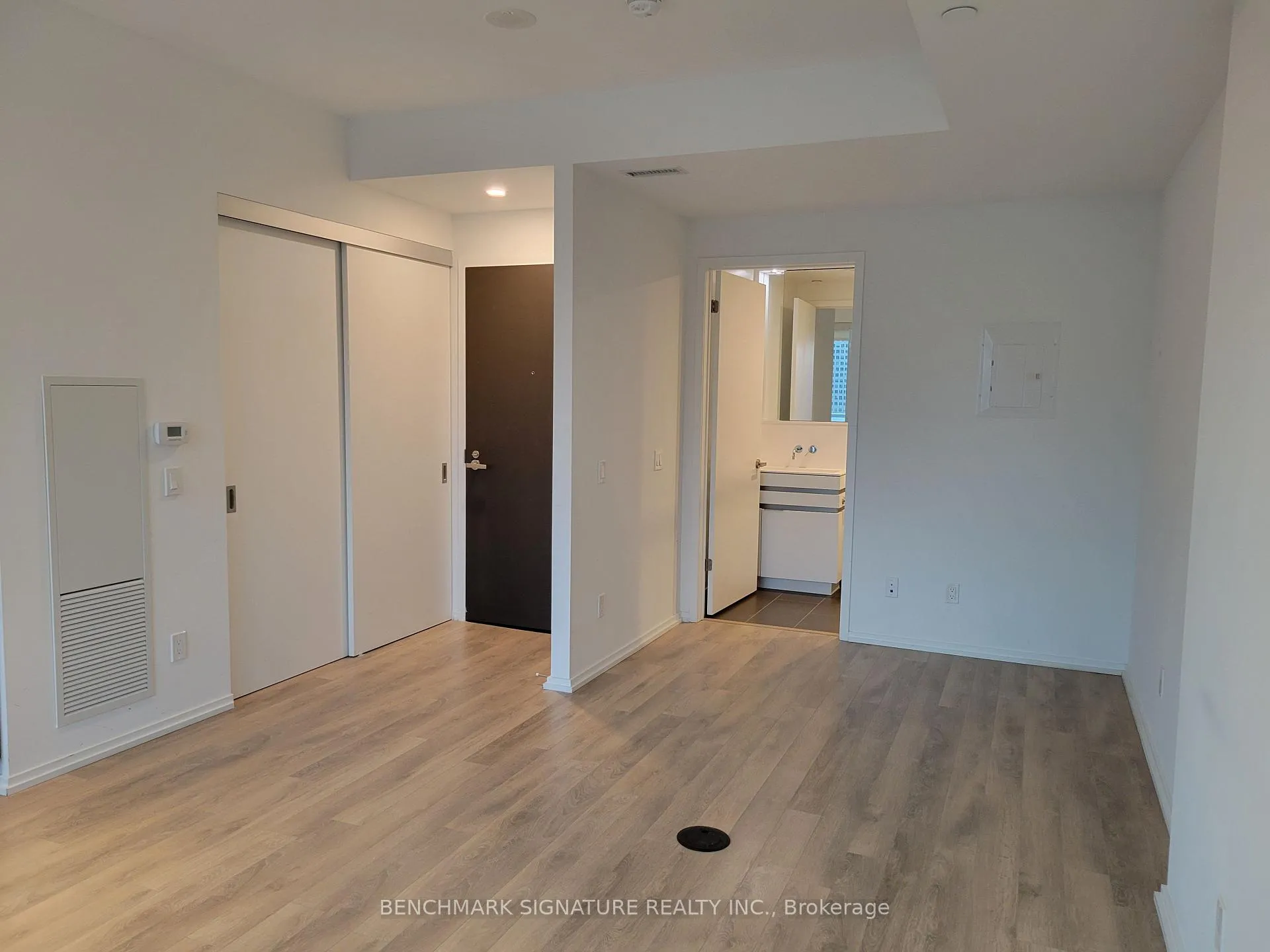 Photo 6 of Unit 3208, 197 Yonge Street, Toronto, Church-Yonge Corridor — HOMEH