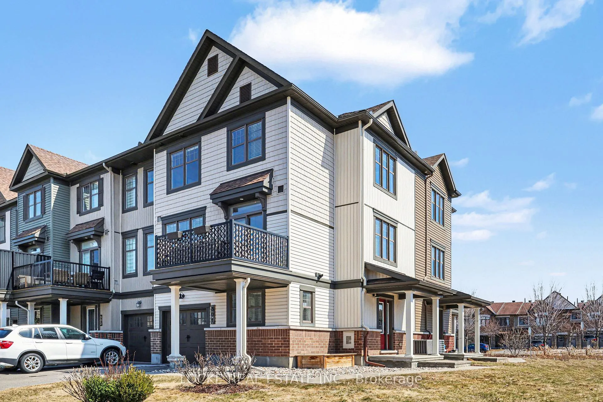 Photo 2 of 301 Citrine Street, Ottawa, Avalon West — HOMEH